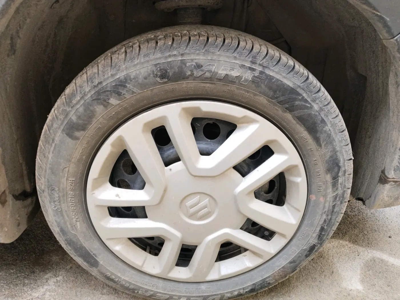 2021 Maruti Vitara Brezza VXI, Petrol, Manual, 16,470 km, tyre