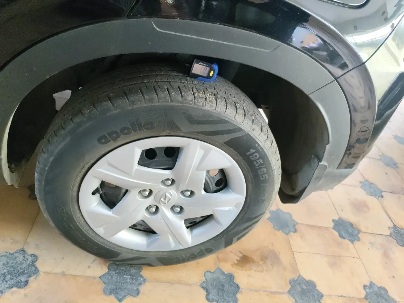 2022 Hyundai VENUE SX 1.2 PETROL, Petrol, Manual, 27,439 km, tyre