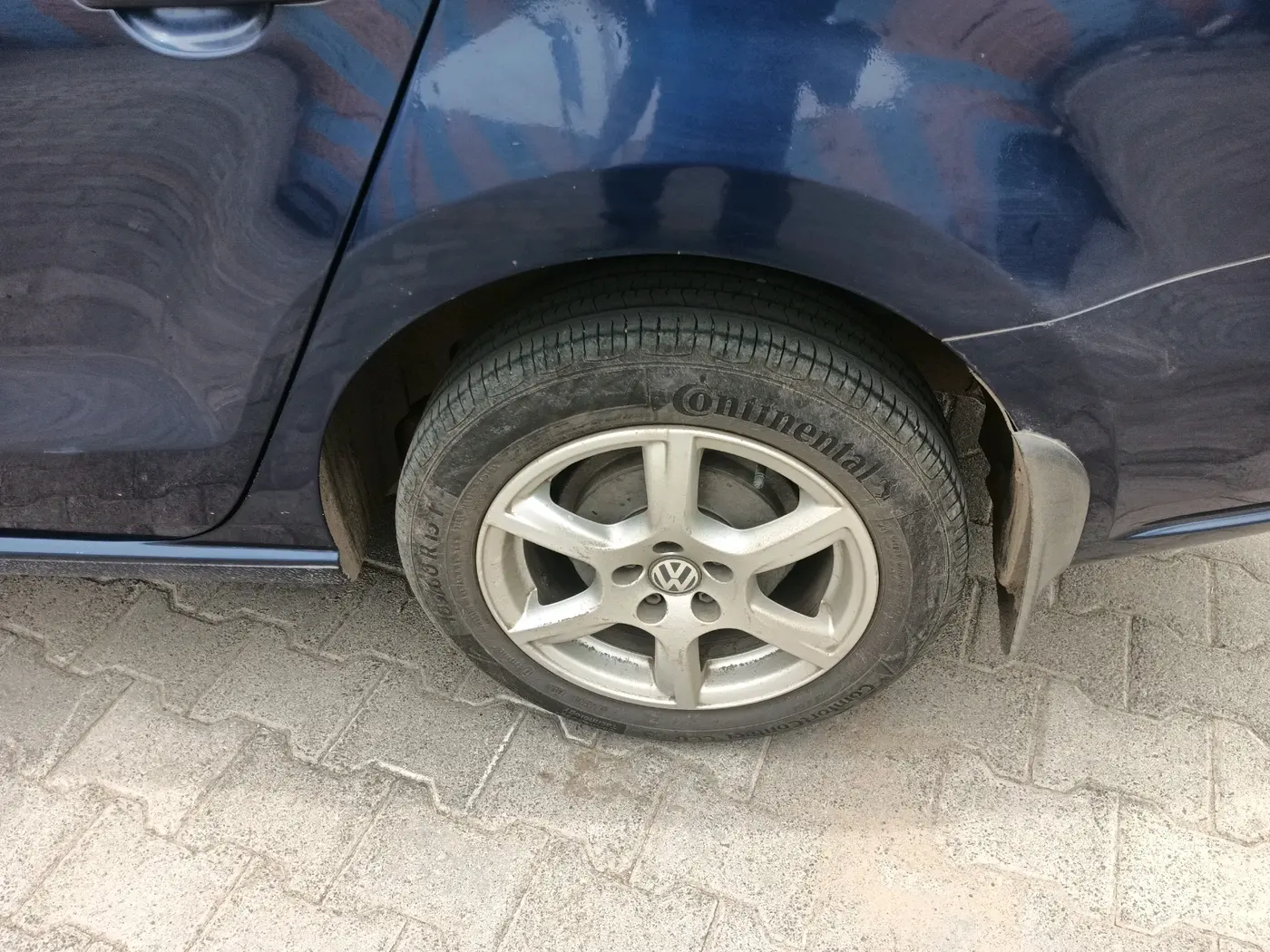 2012 Volkswagen Vento HIGHLINE DIESEL 1.6, Diesel, Manual, 1,69,856 km, tyre