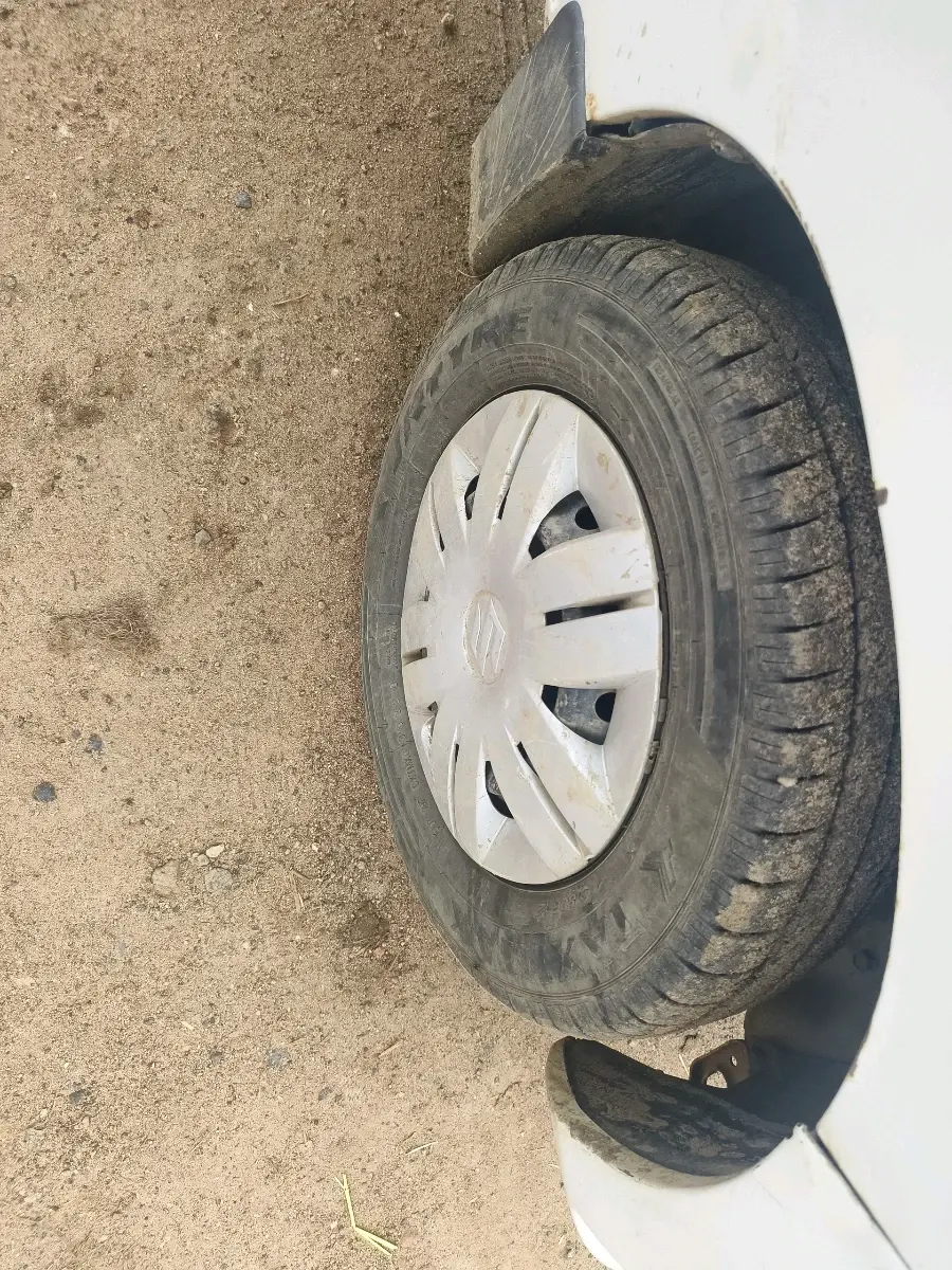 2012 Maruti Alto 800 LXI, CNG, Manual, 1,25,049 km, tyre