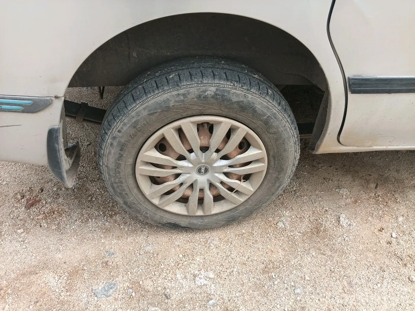 2013 Nissan Evalia XL, Diesel, Manual, 1,86,433 km, tyre