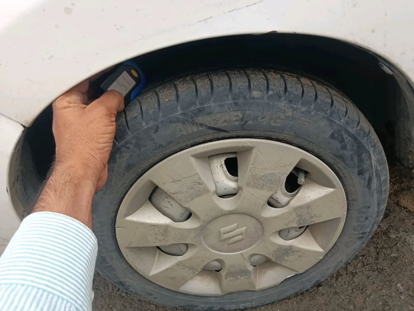 2015 Maruti Alto K10 LXI, Petrol, Manual, 87,373 km, tyre