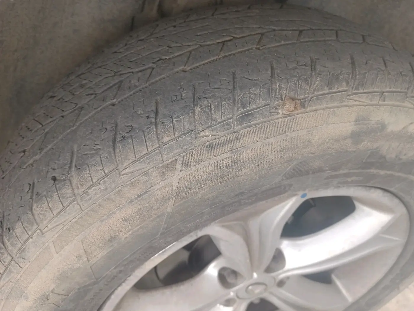 2019 Tata Harrier XT 2.0L KRYOTEC, Diesel, Manual, 1,23,012 km, tyre