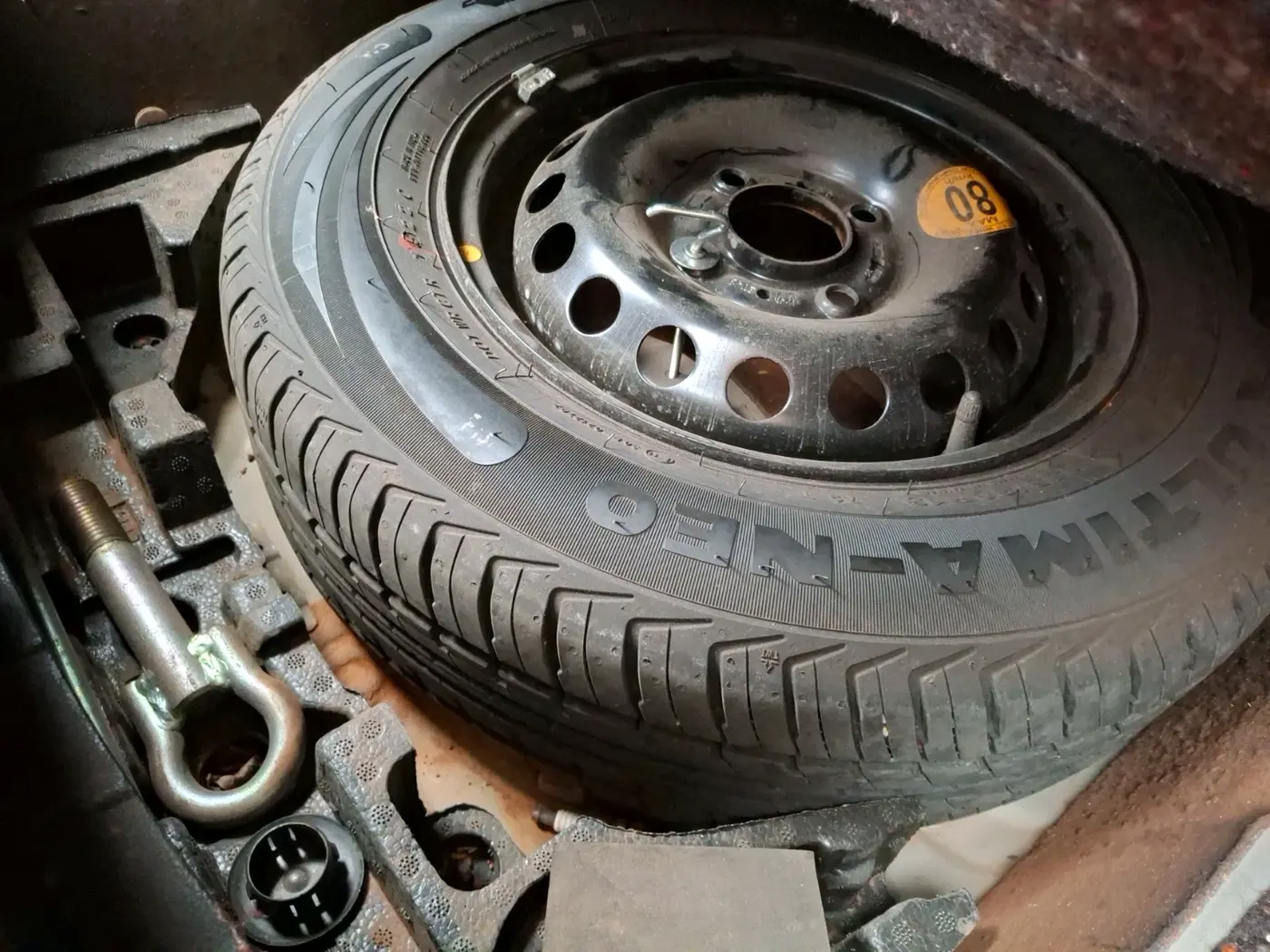 2022 Tata TIGOR XZ PLUS CNG, CNG, Manual, 94,373 km, tyre