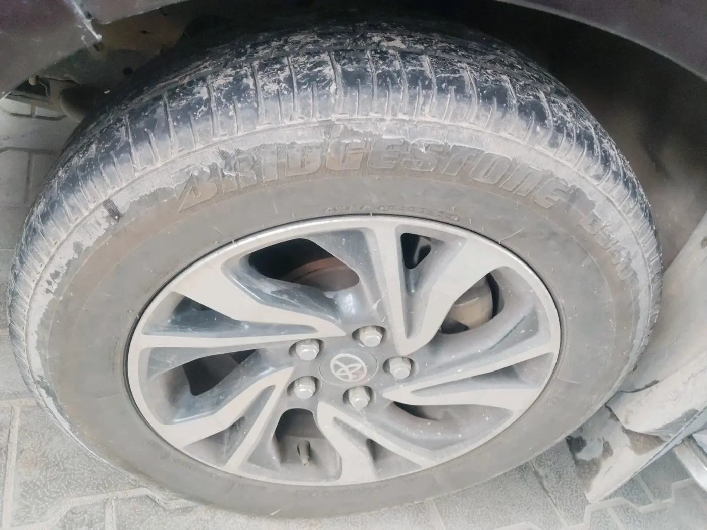 2021 Toyota Innova Crysta 2.4 VX 8 STR, Diesel, Manual, 1,12,224 km, tyre