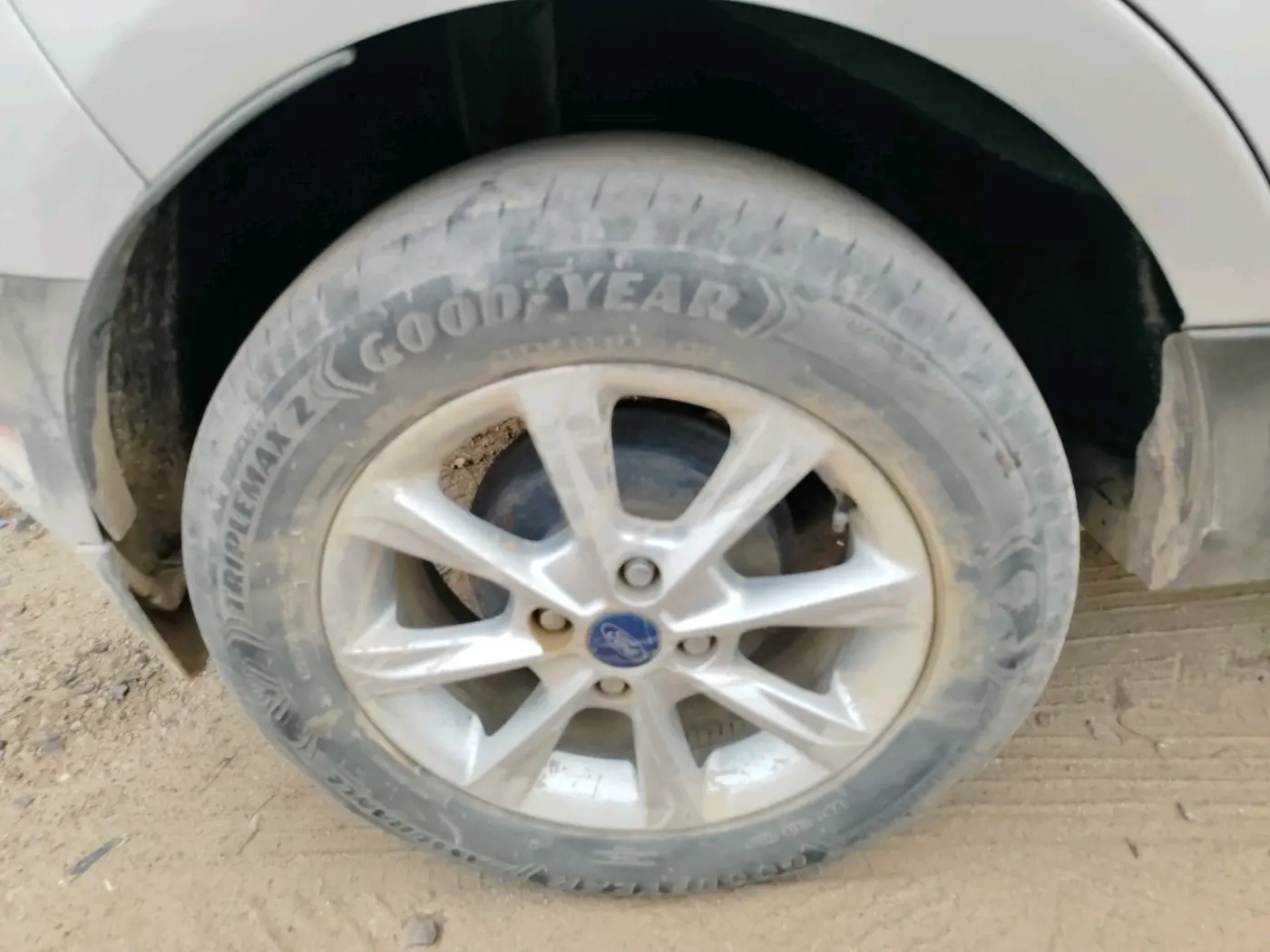 2019 Ford Ecosport TITANIUM 1.5L DIESEL, Diesel, Manual, 1,36,929 km, tyre