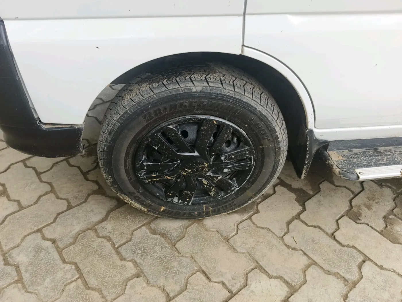2022 Maruti Eeco 5 STR AC (O), CNG, Manual, 50,100 km, tyre