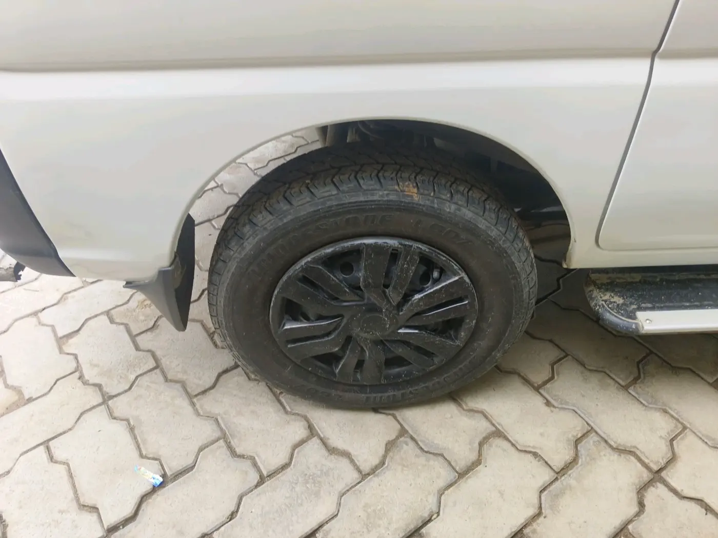 2022 Maruti Eeco 5 STR AC (O), CNG, Manual, 50,100 km, tyre