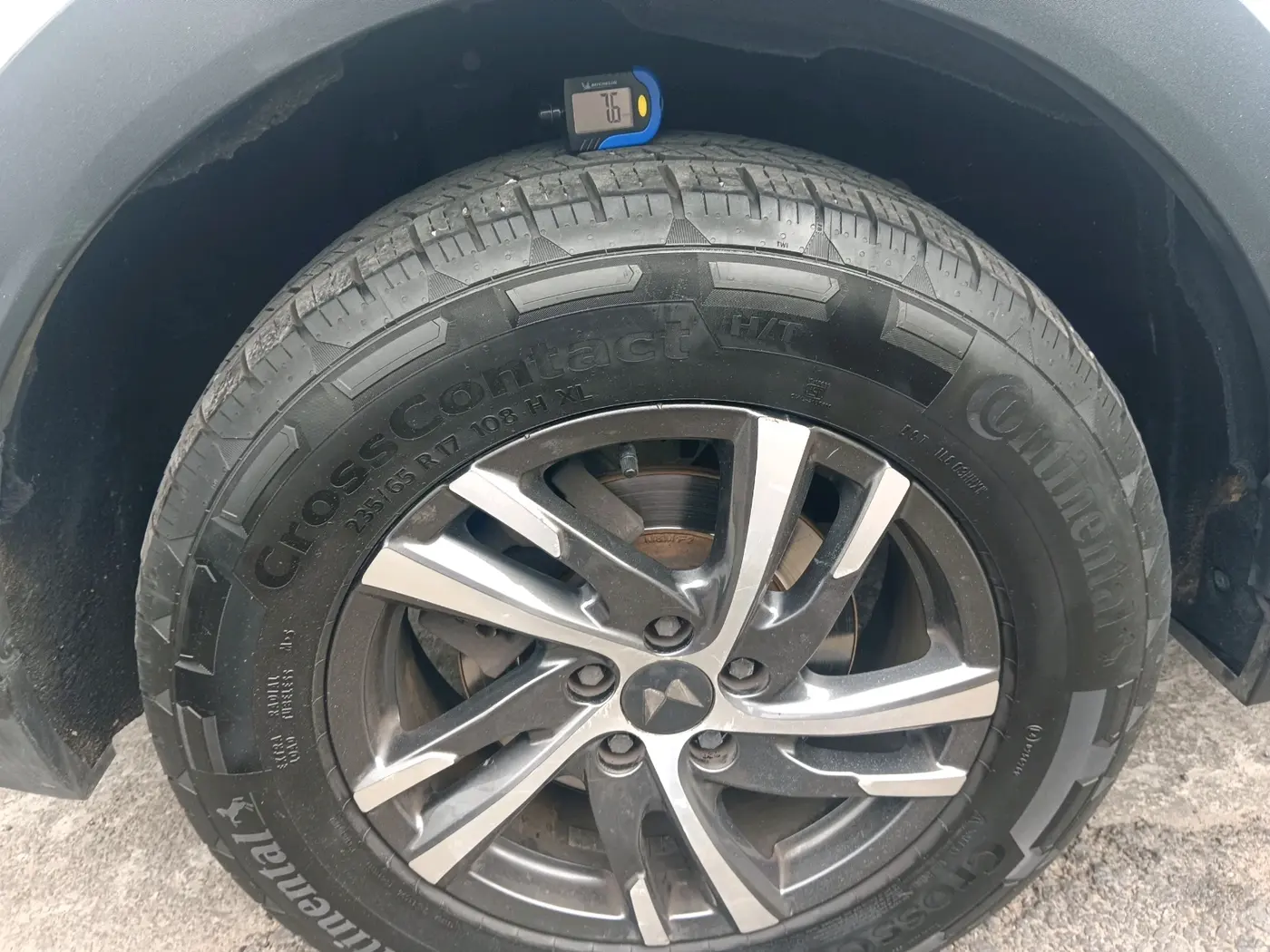 2022 Mahindra XUV700 AX 5 D MT 5 STR, Diesel, Manual, 88,513 km, tyre