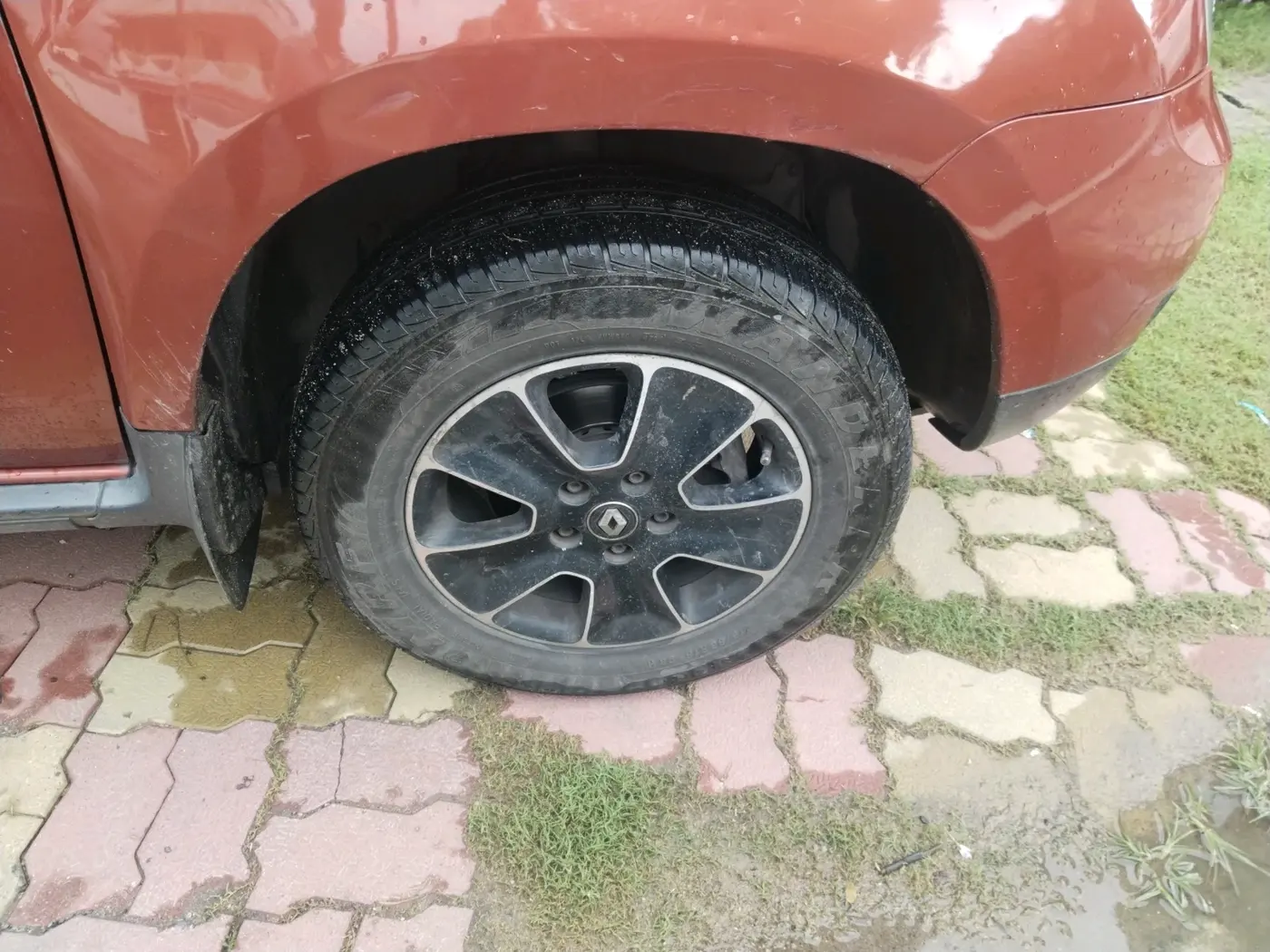 2018 Renault Duster 85 PS RXS MT DIESEL, Diesel, Manual, 1,34,943 km, tyre