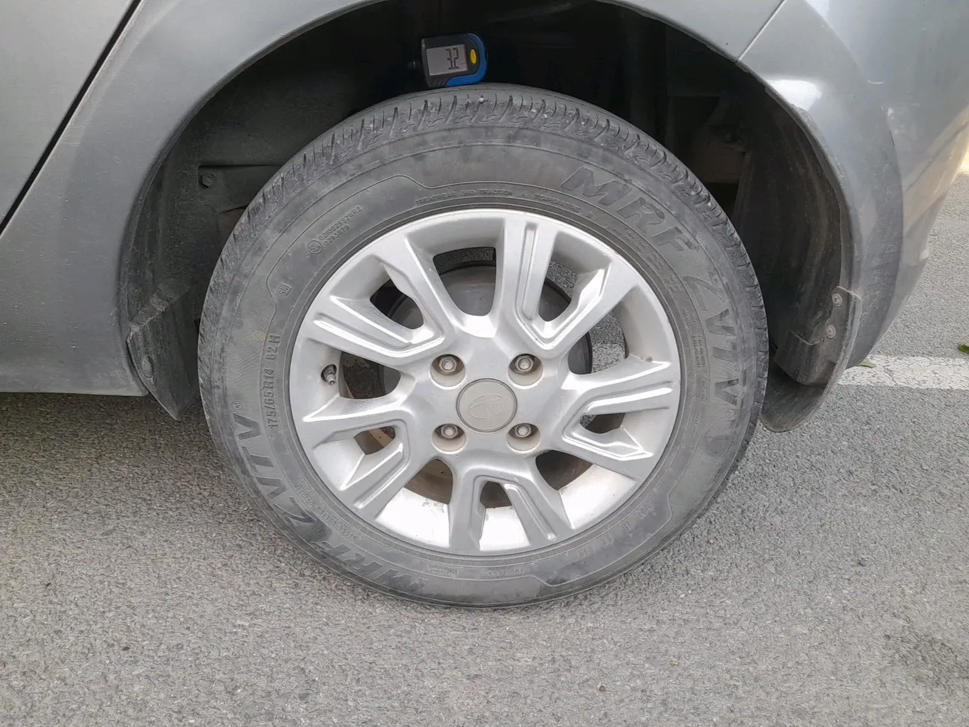 2018 Tata Tiago XZ PETROL, Petrol, Manual, 83,208 km, tyre