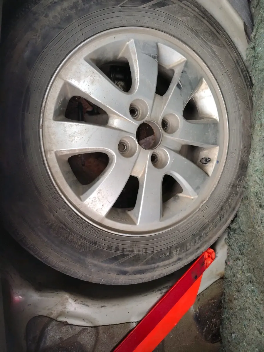 2013 Maruti Ritz ZDI, Diesel, Manual, 1,81,474 km, tyre