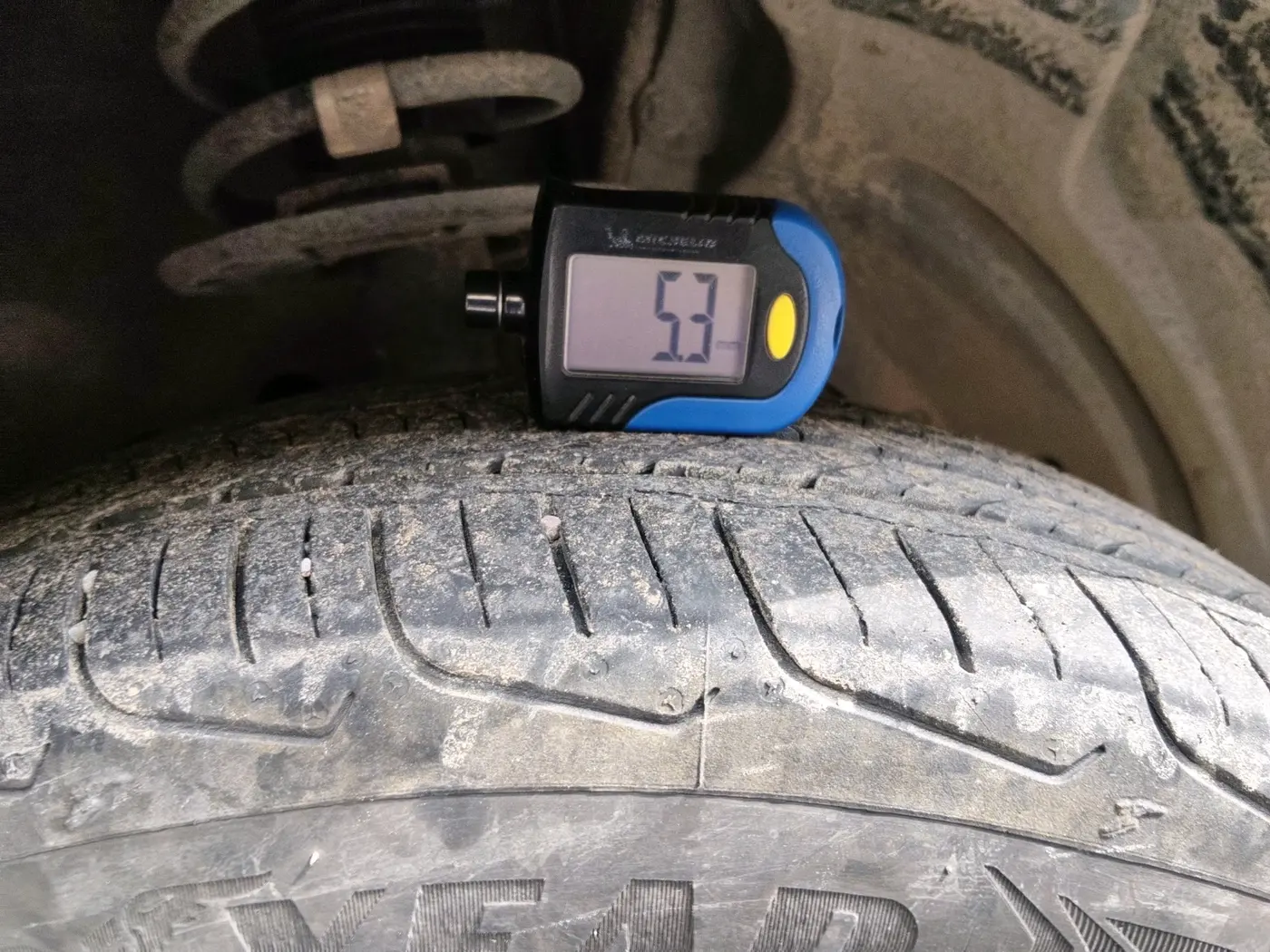 2022 Maruti XL6 ZETA AT, Petrol, Automatic, 65,500 km, tyre
