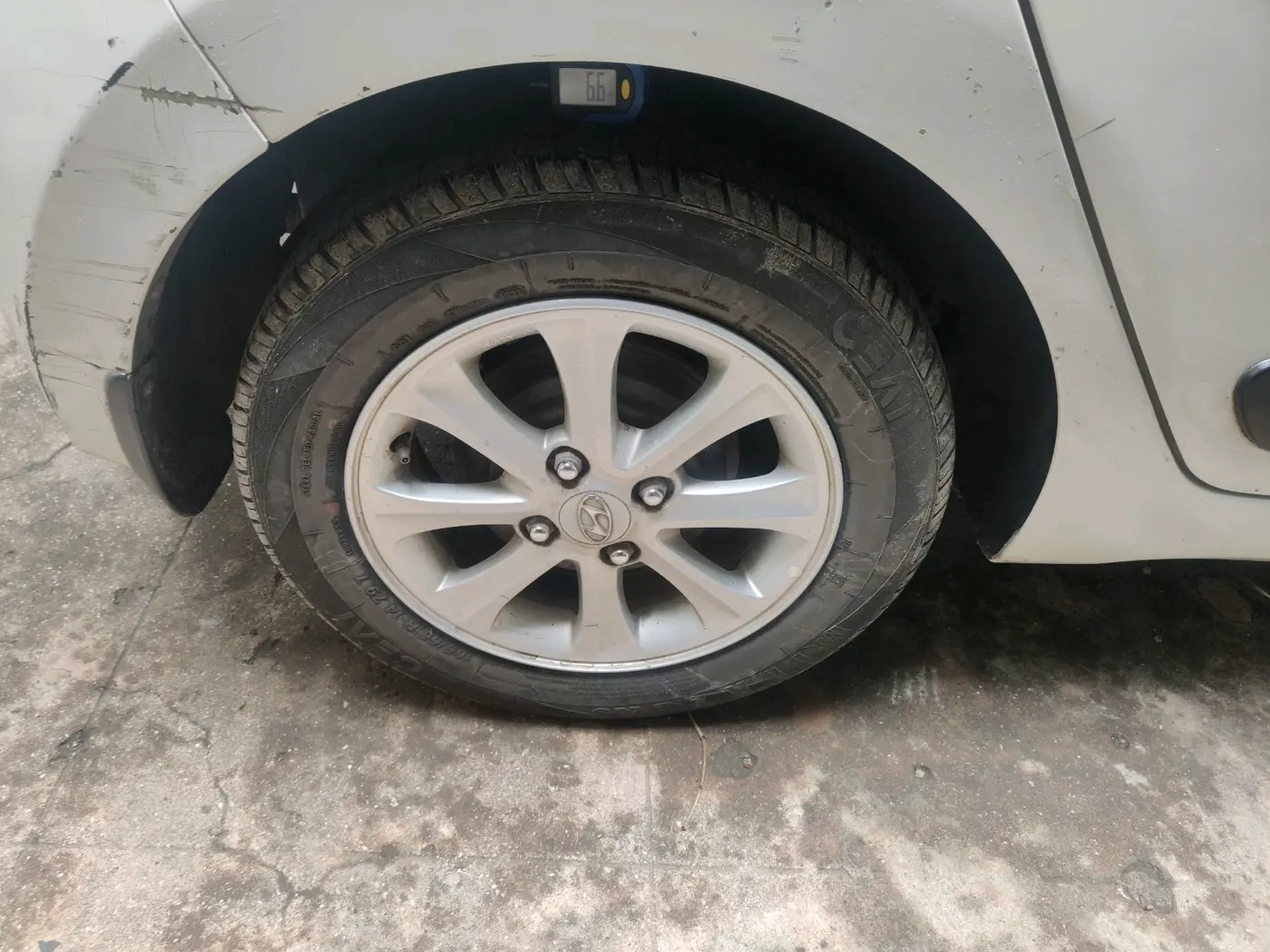 2015 Hyundai Grand i10 ASTA 1.2 KAPPA VTVT, Petrol, Manual, 54,826 km, tyre