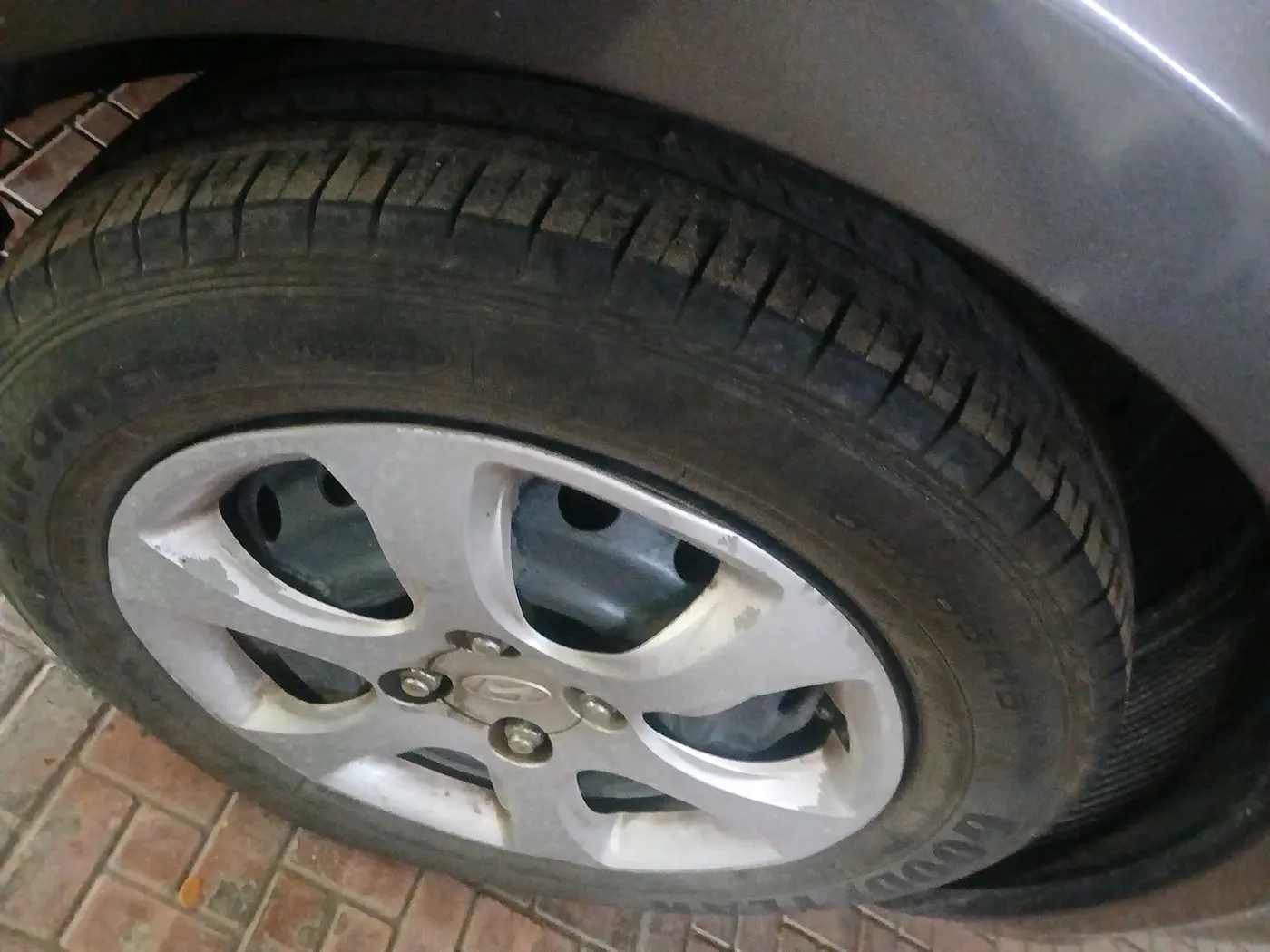 2013 Hyundai Verna FLUIDIC 1.6 VTVT, Petrol, Manual, 80,413 km, tyre