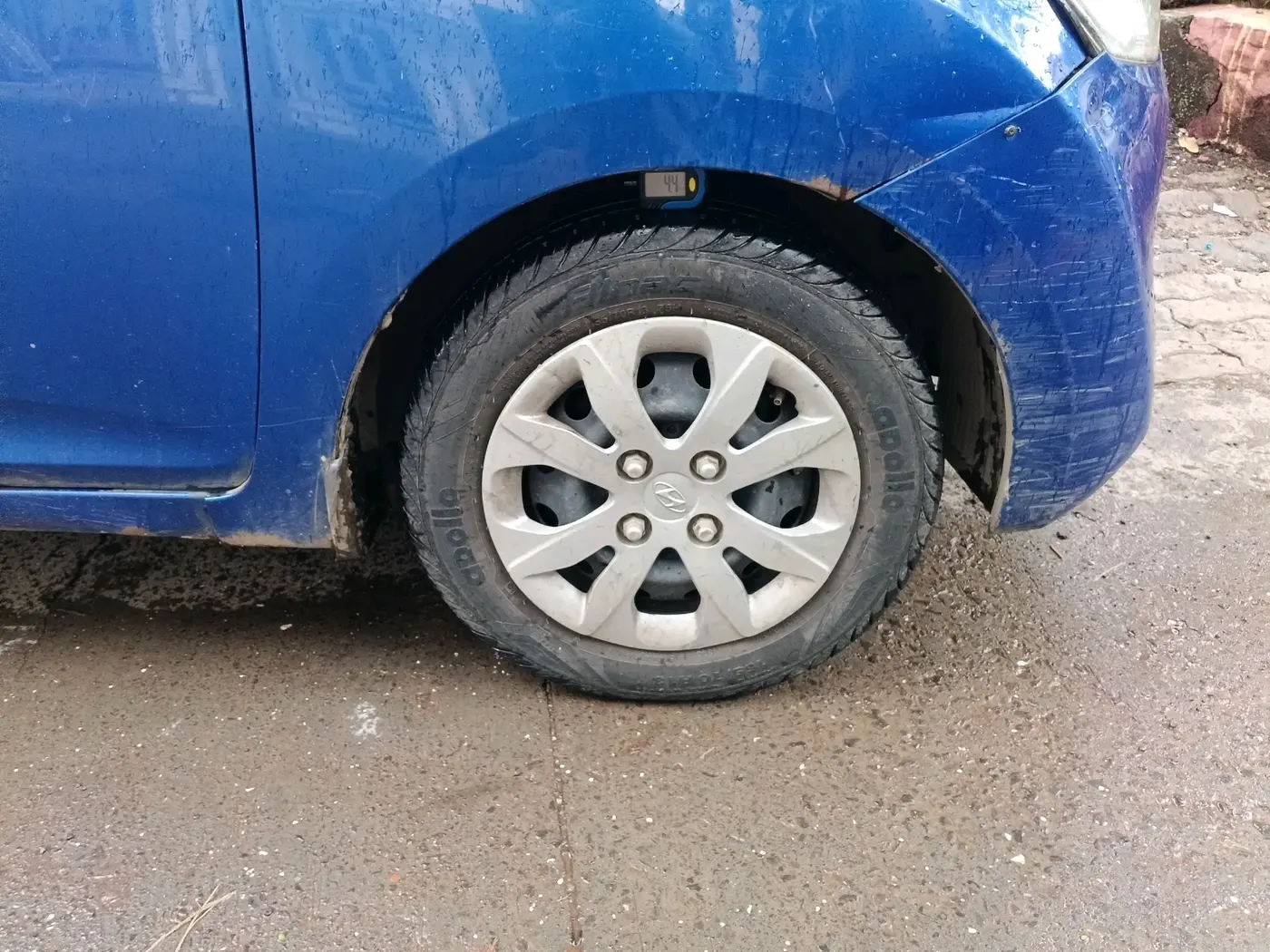 2014 Hyundai Eon MAGNA +, Petrol, Manual, 1,08,003 km, tyre