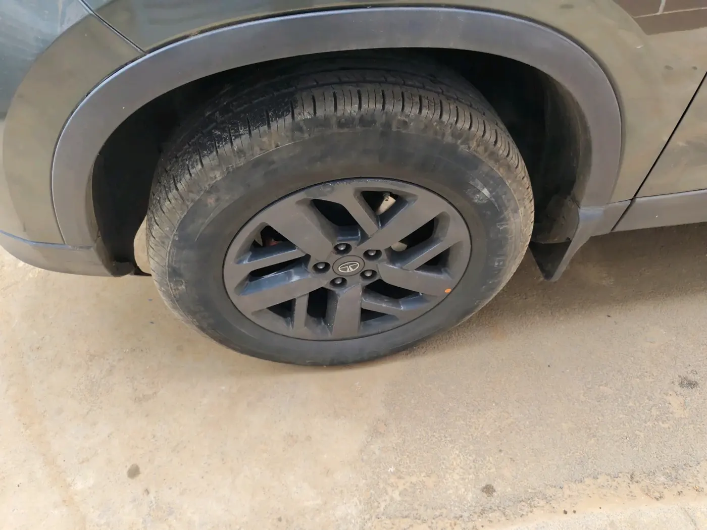 2021 Tata Harrier XZA PLUS CAMO EDITION, Diesel, Automatic, 61,264 km, tyre