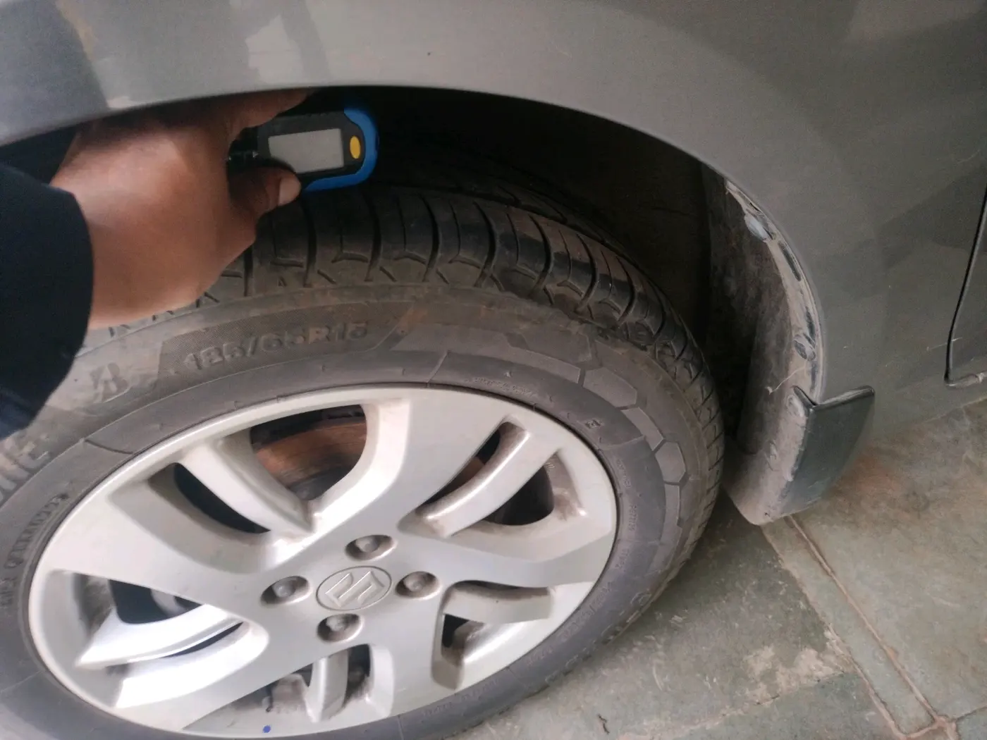 2012 Maruti Swift Dzire ZXI, Petrol, Manual, 1,10,632 km, tyre