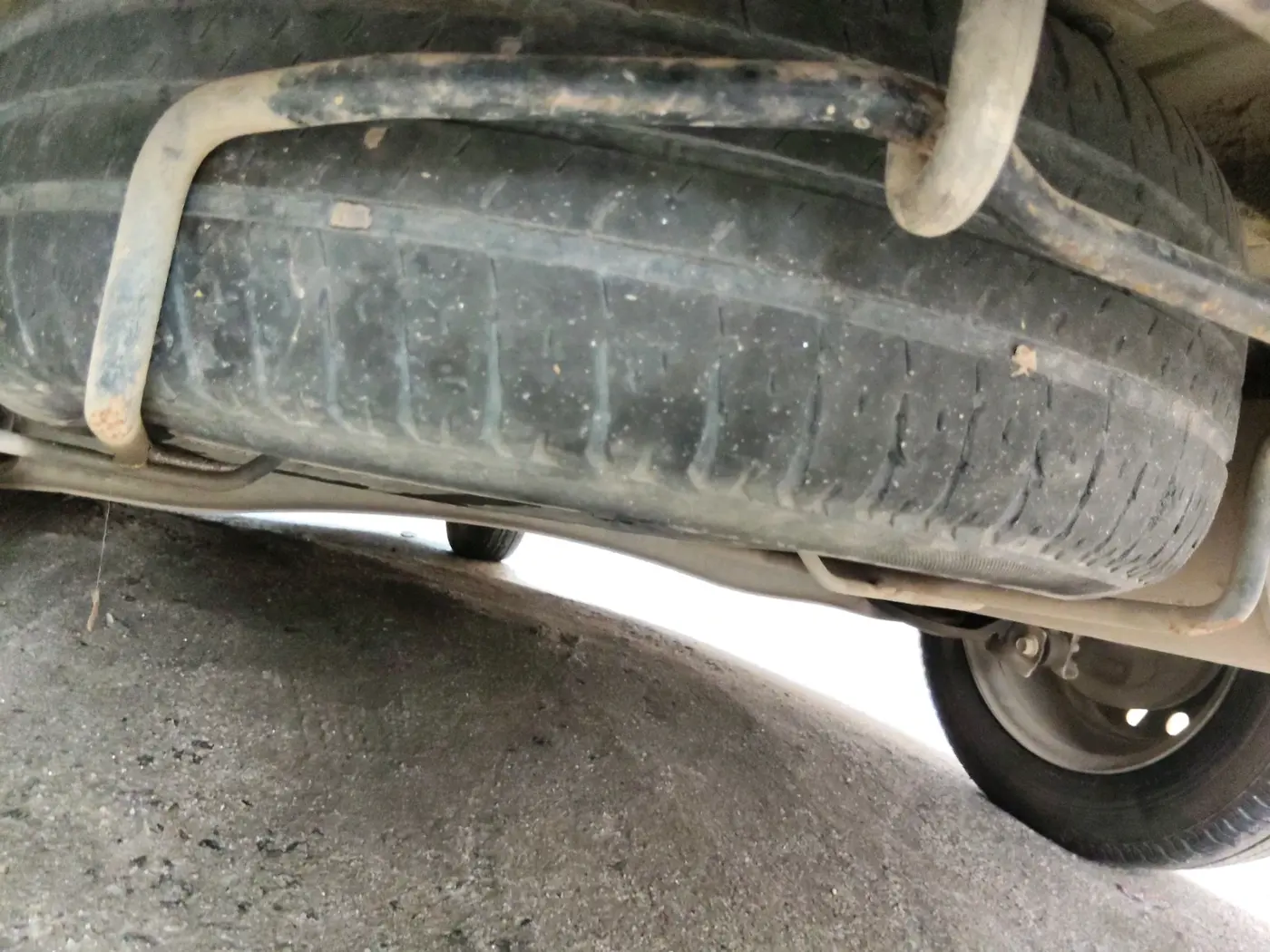 2022 Maruti Ertiga VXI AT SHVS, Petrol, Automatic, 80,922 km, tyre