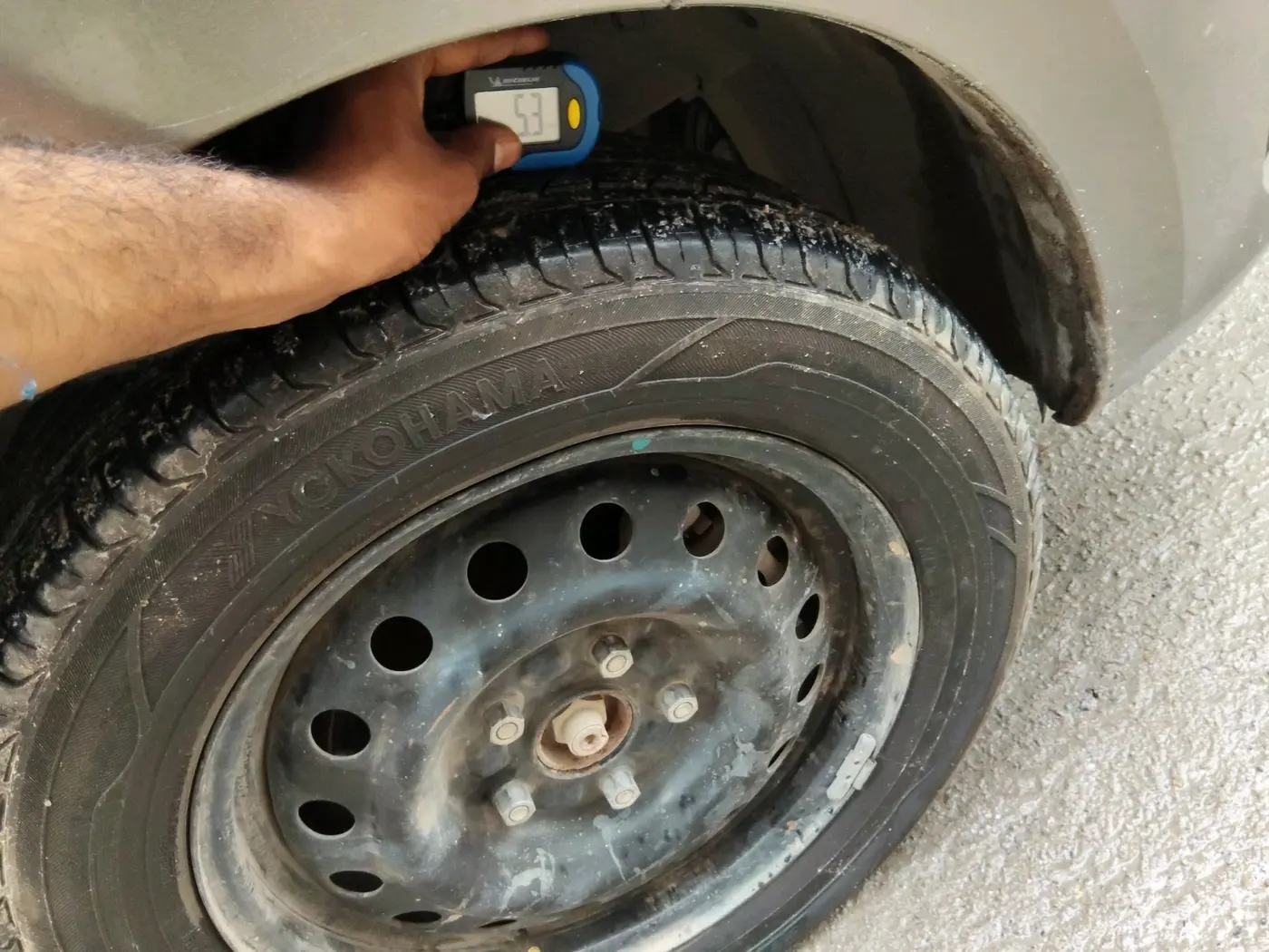 2022 Maruti Ertiga VXI AT SHVS, Petrol, Automatic, 80,922 km, tyre