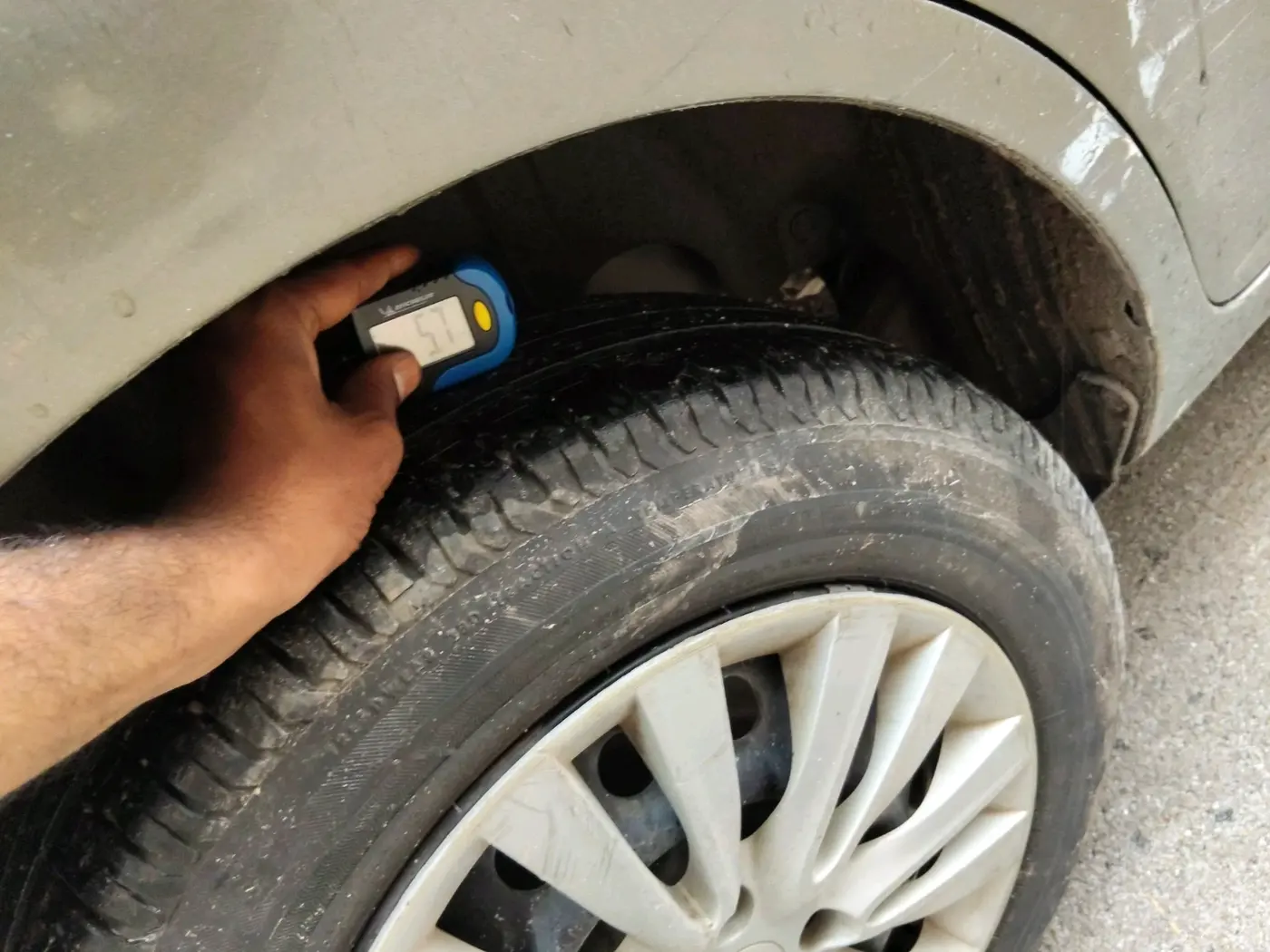 2022 Maruti Ertiga VXI AT SHVS, Petrol, Automatic, 80,922 km, tyre