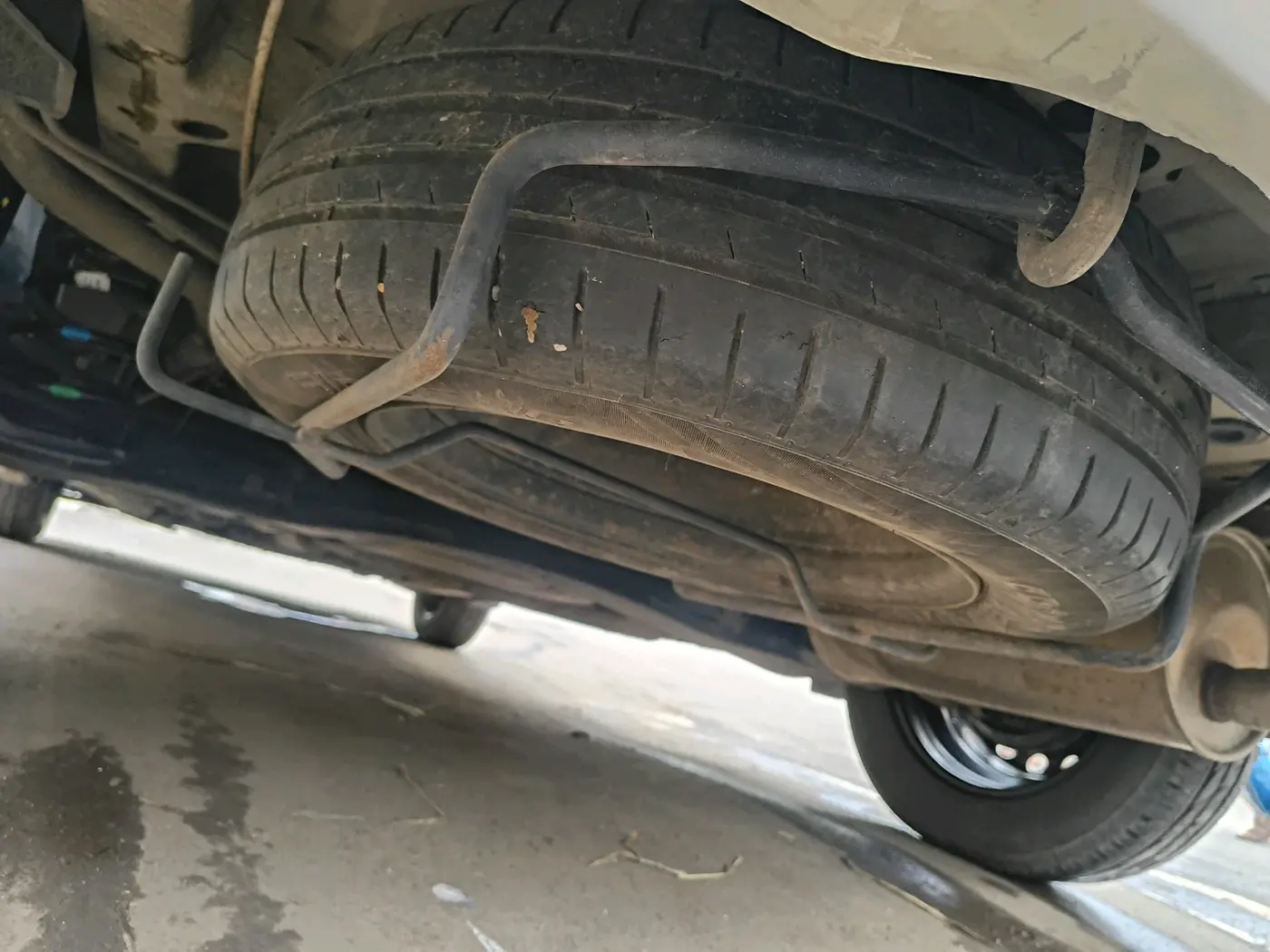 2019 Maruti Ertiga VXI SHVS, Petrol, Manual, 56,986 km, tyre