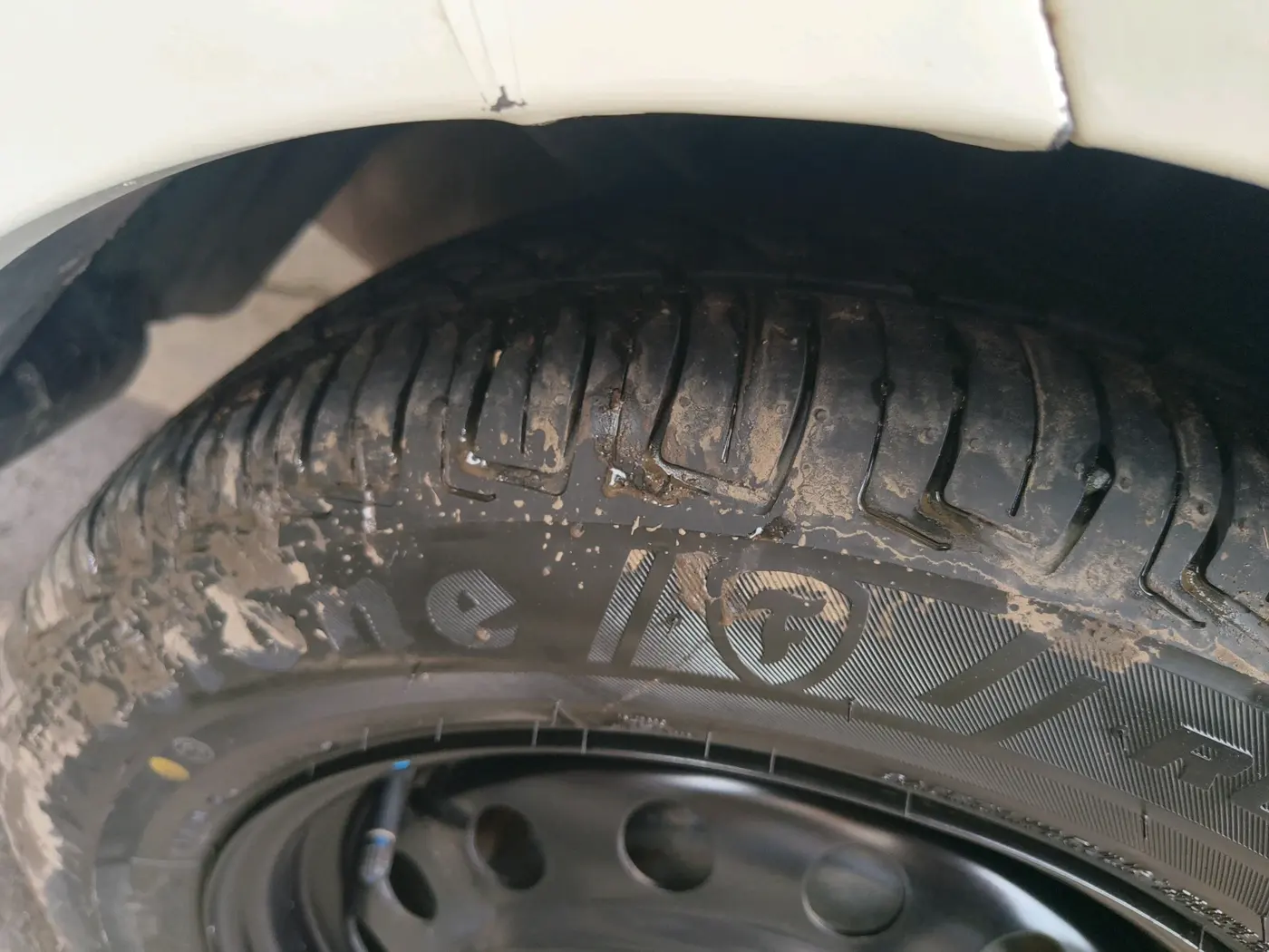 2019 Maruti Ertiga VXI SHVS, Petrol, Manual, 56,986 km, tyre