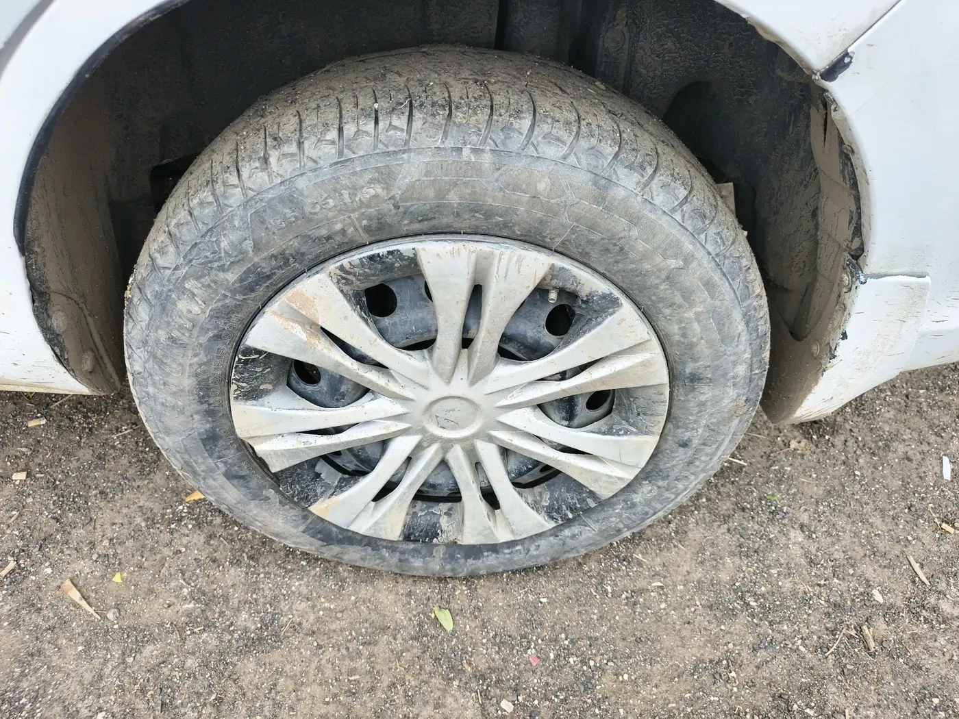 2016 Maruti Ertiga VDI SHVS, Diesel, Manual, 1,69,423 km, tyre