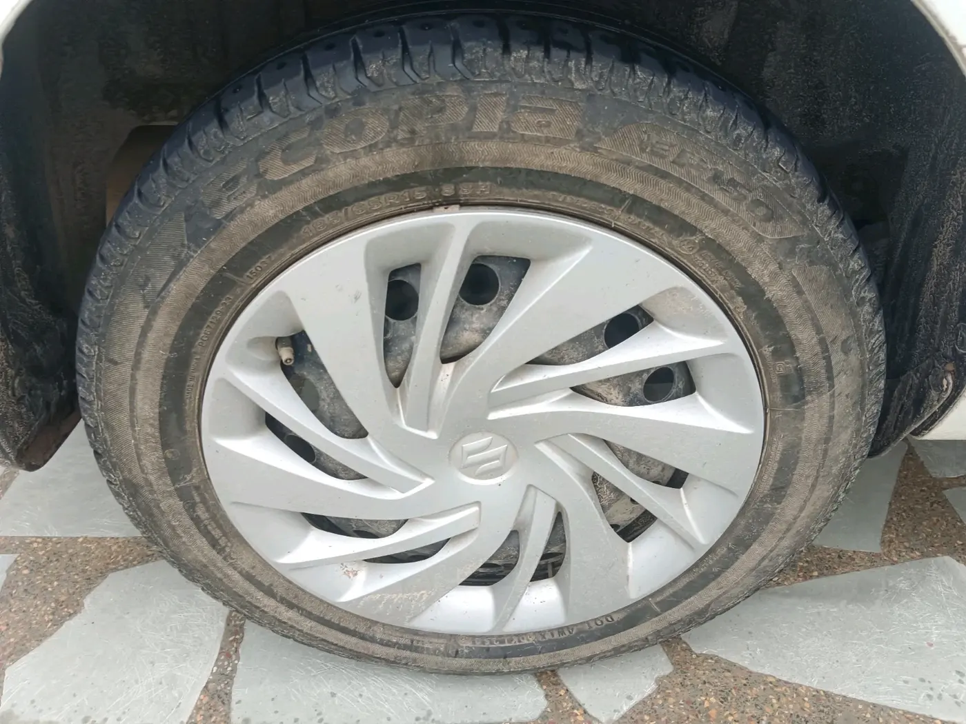 2022 Maruti Ertiga   VXI (O) CNG, CNG, Manual, 68,123 km, tyre