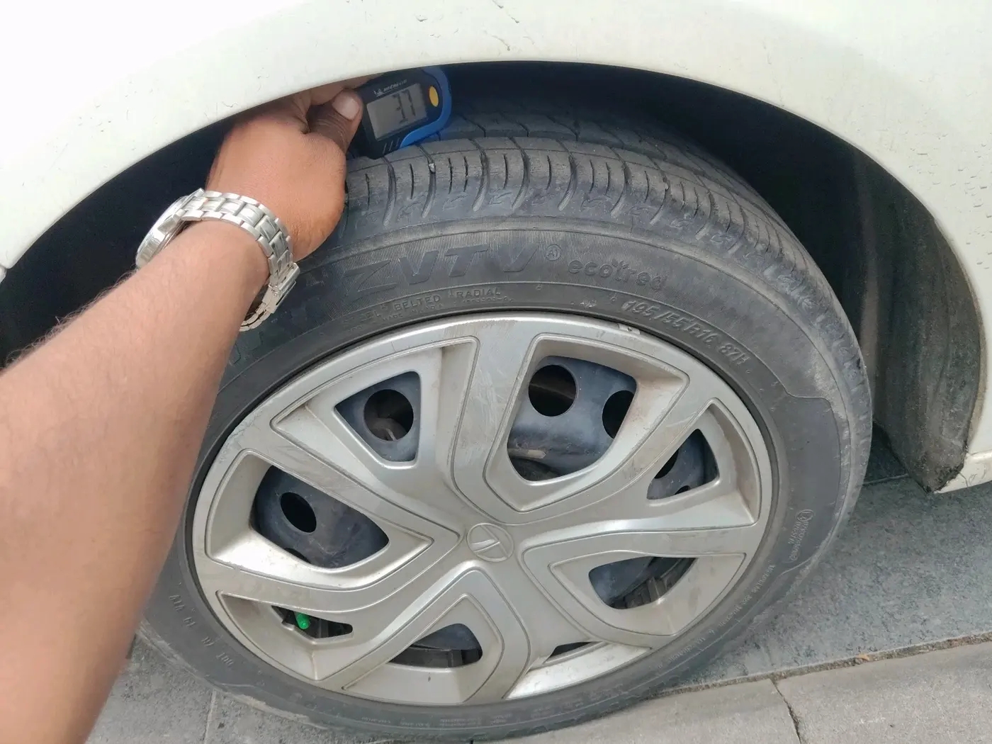 2022 Tata ALTROZ XT PETROL, Petrol, Manual, 57,970 km, tyre