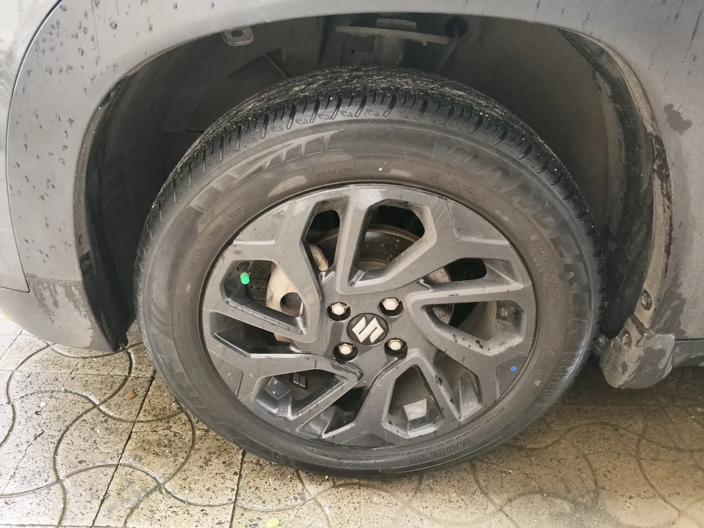 2024 Maruti FRONX DELTA PLUS 1.2L AGS, Petrol, Automatic, 49,803 km, tyre