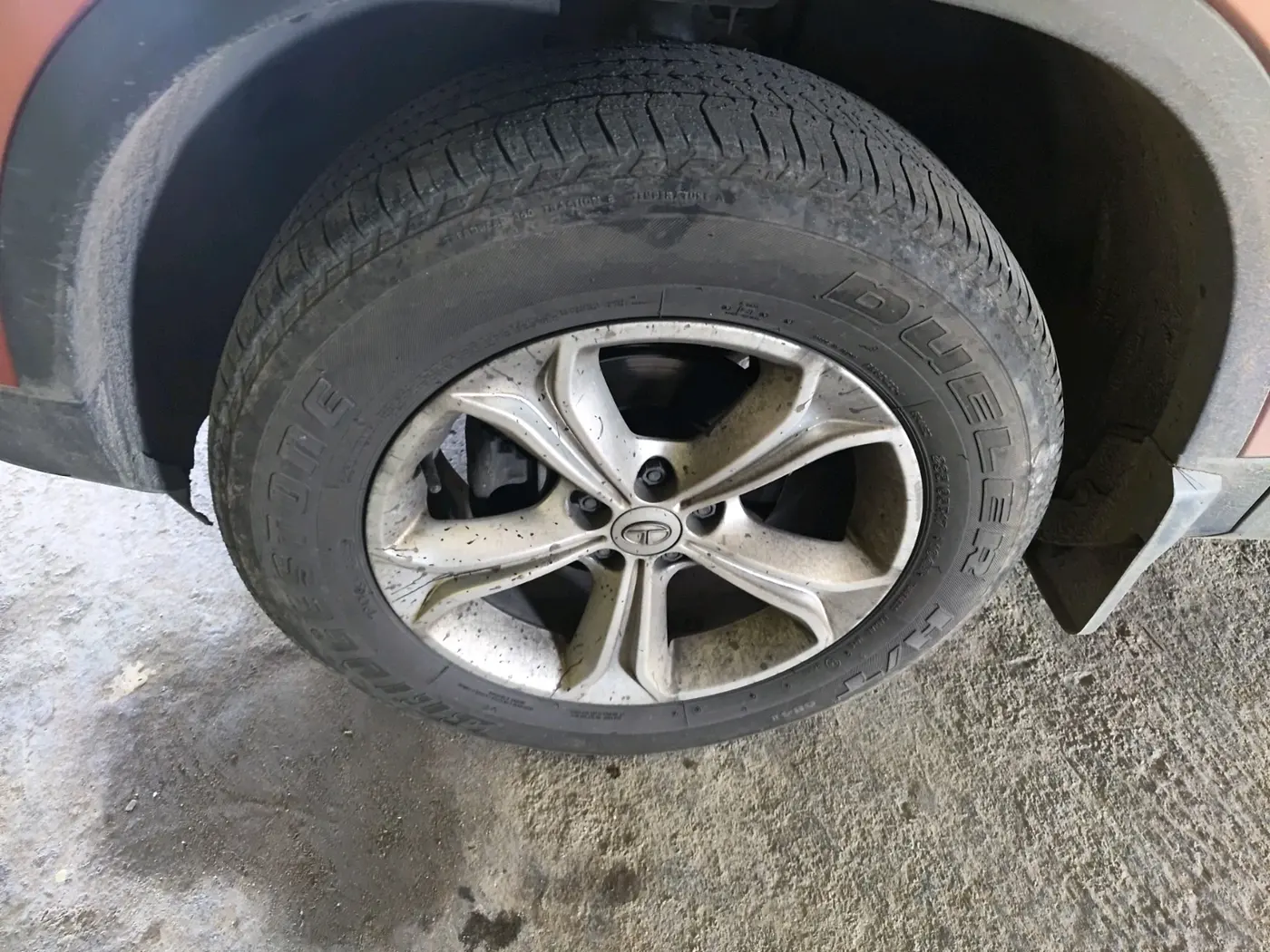 2019 Tata Harrier XZ 2.0L, Diesel, Manual, 2,77,572 km, tyre