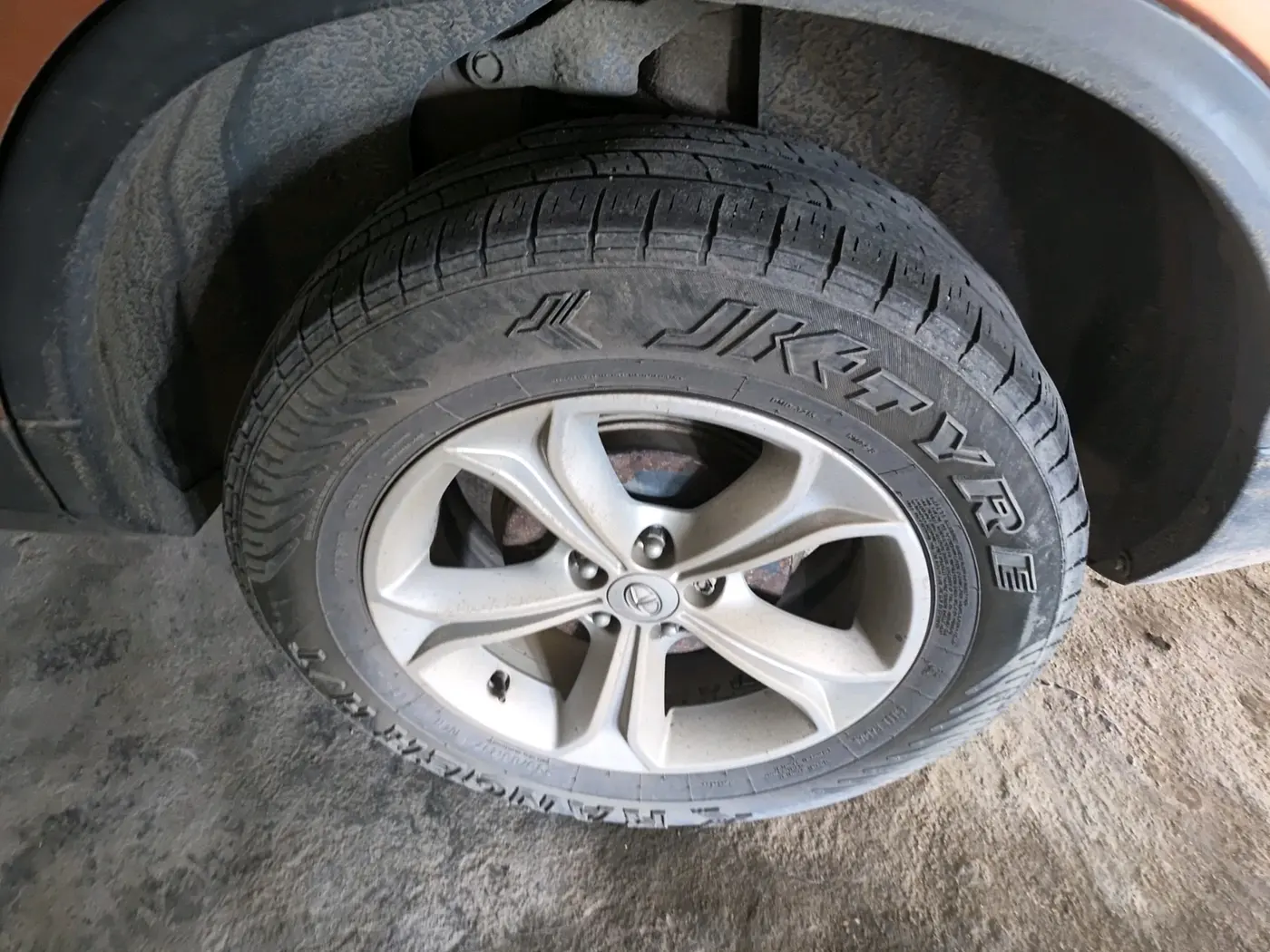 2019 Tata Harrier XZ 2.0L, Diesel, Manual, 2,77,572 km, tyre