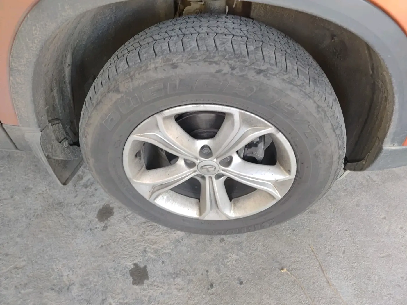 2019 Tata Harrier XZ 2.0L, Diesel, Manual, 2,77,572 km, tyre