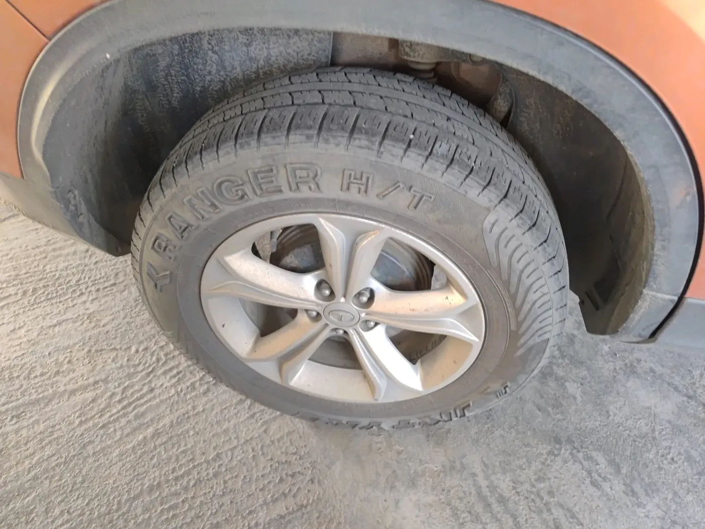 2019 Tata Harrier XZ 2.0L, Diesel, Manual, 2,77,572 km, tyre