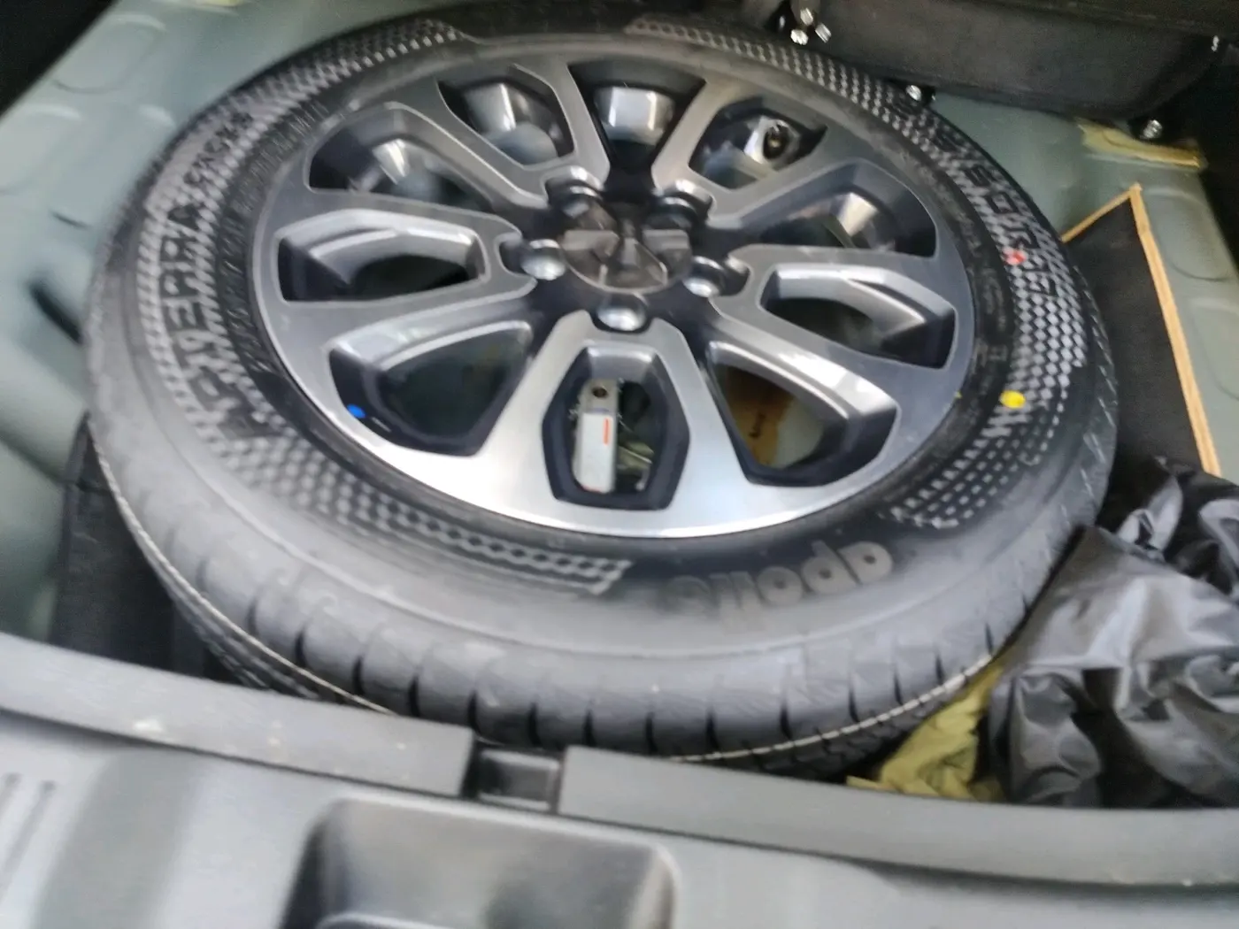 2025 Maruti Grand Vitara DELTA SMART HYBRID, Petrol, Manual, 10,251 km, tyre