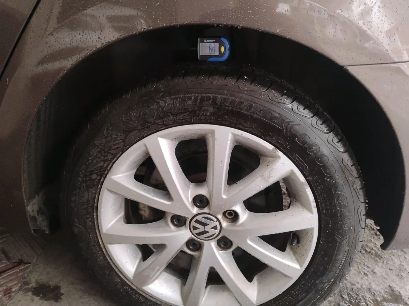2014 Volkswagen Jetta COMFORTLINE TDI, Diesel, Manual, 1,08,743 km, tyre