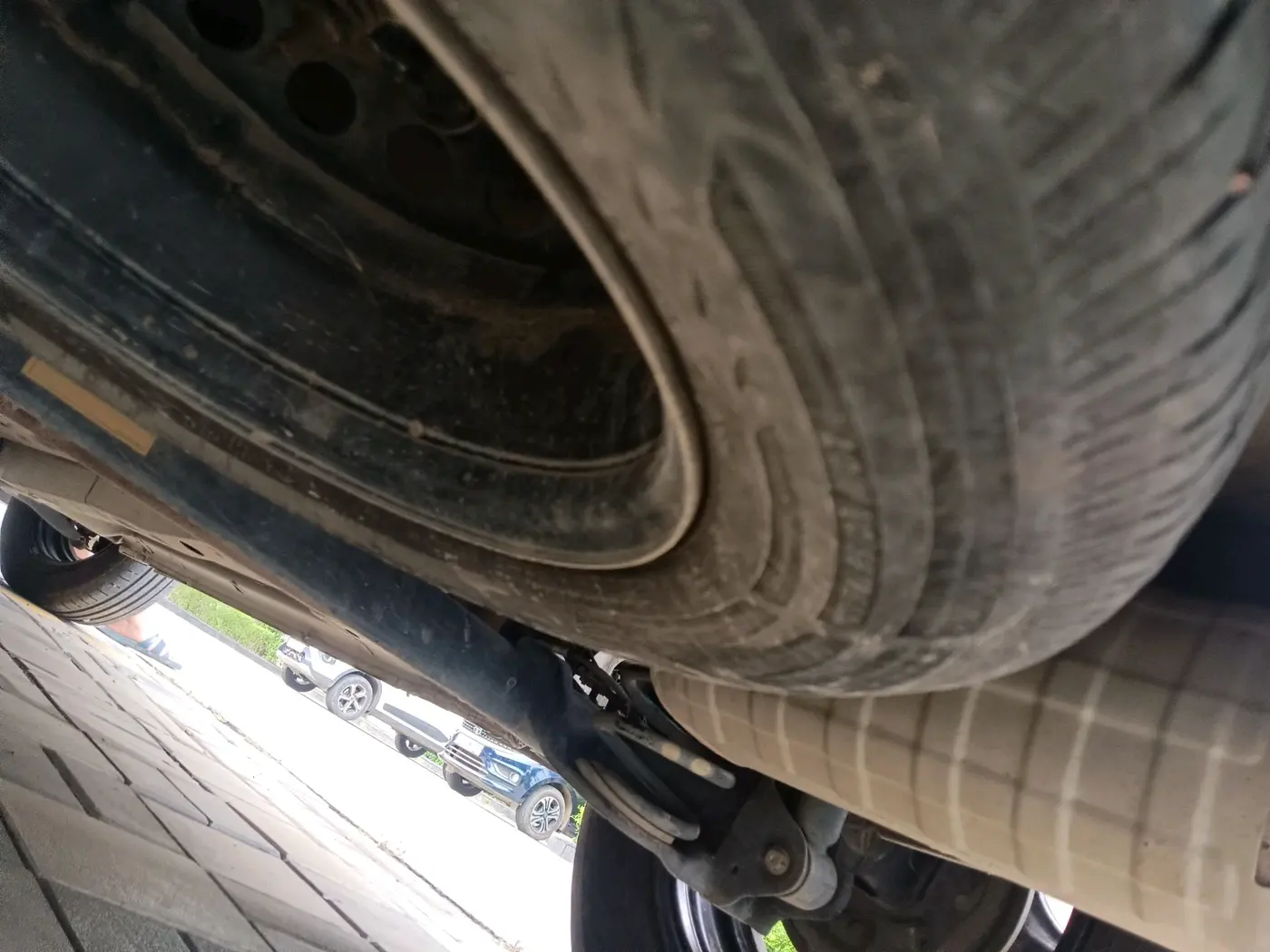 2024 Tata PUNCH ACCOMPLISHED MT CNG, CNG, Manual, 87,527 km, tyre