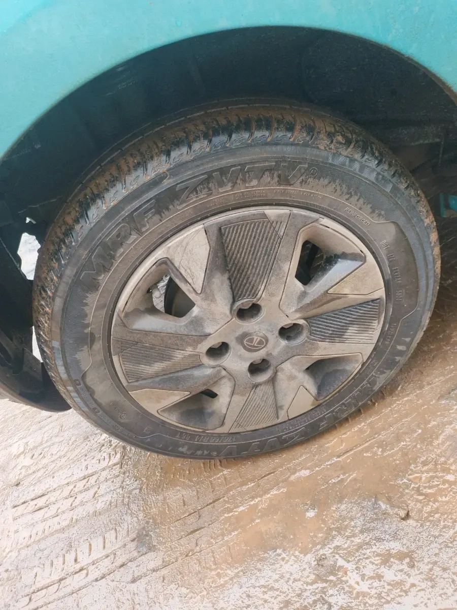 2025 Tata Tiago XZA iCNG, CNG, Automatic, 19,014 km, tyre