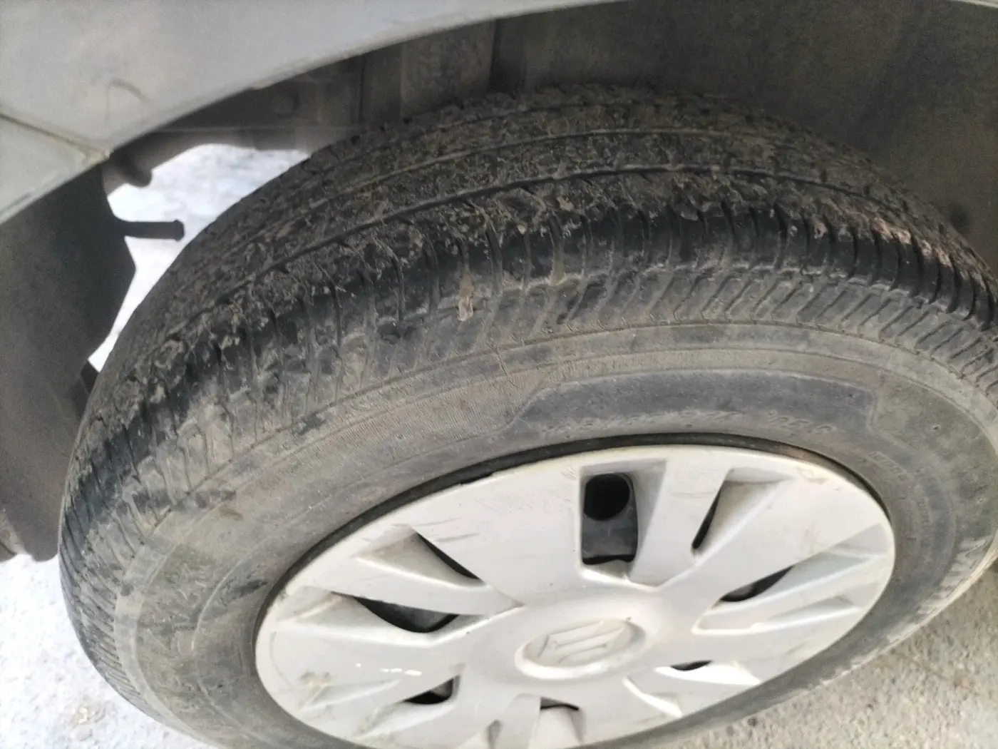 2014 Maruti Swift VXI, Petrol, Manual, 61,166 km, tyre
