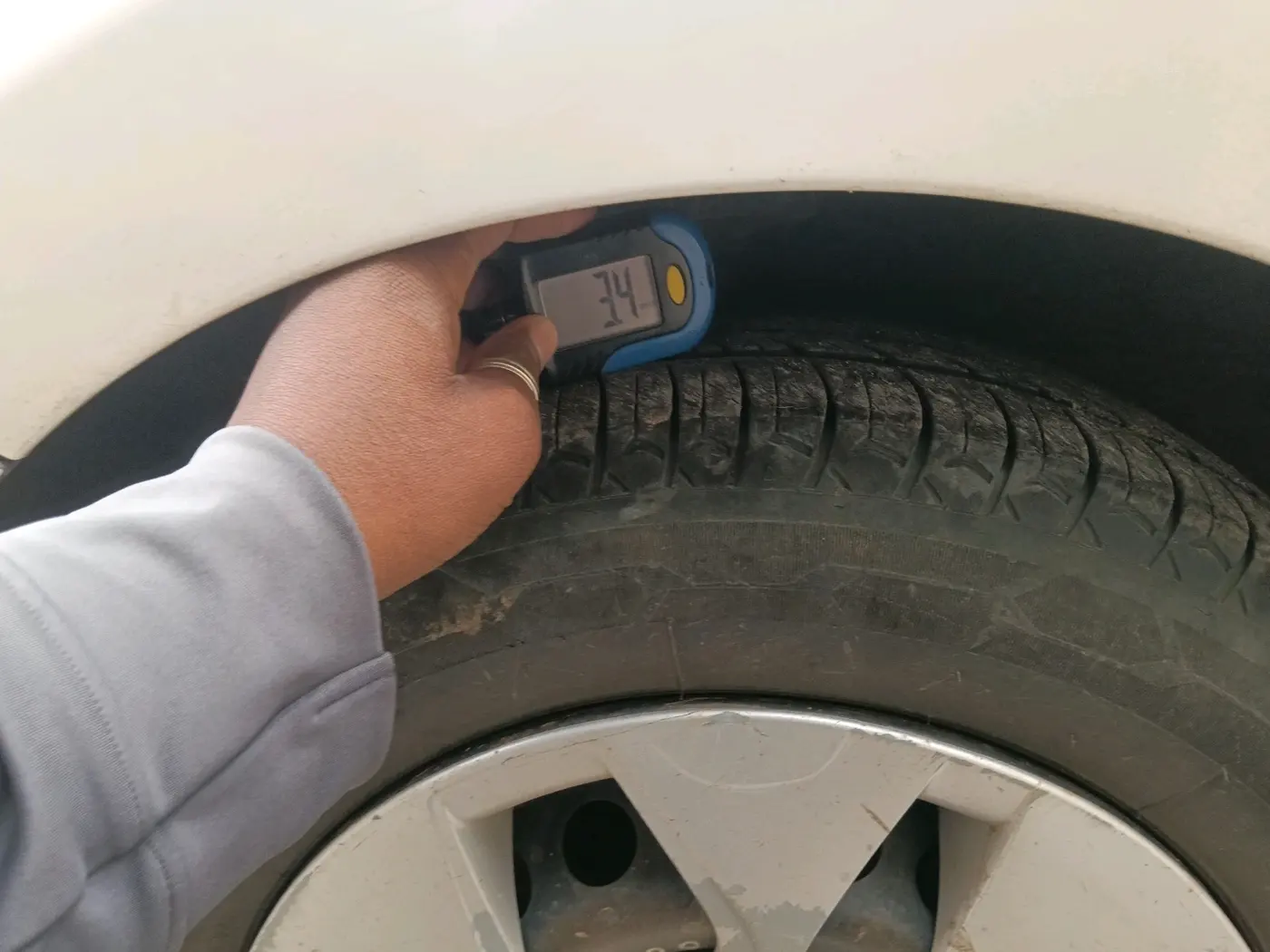 2014 Hyundai Xcent BASE 1.1, Diesel, Manual, 1,19,151 km, tyre