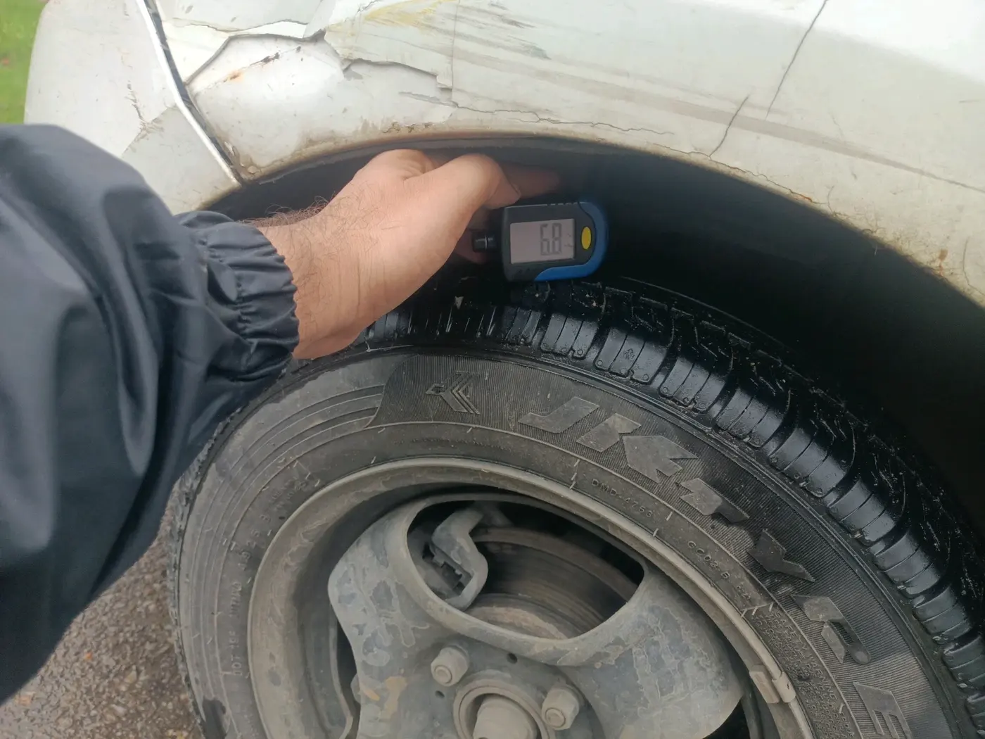 2019 Tata Tiago XZ PETROL, Petrol, Manual, 1,53,890 km, tyre