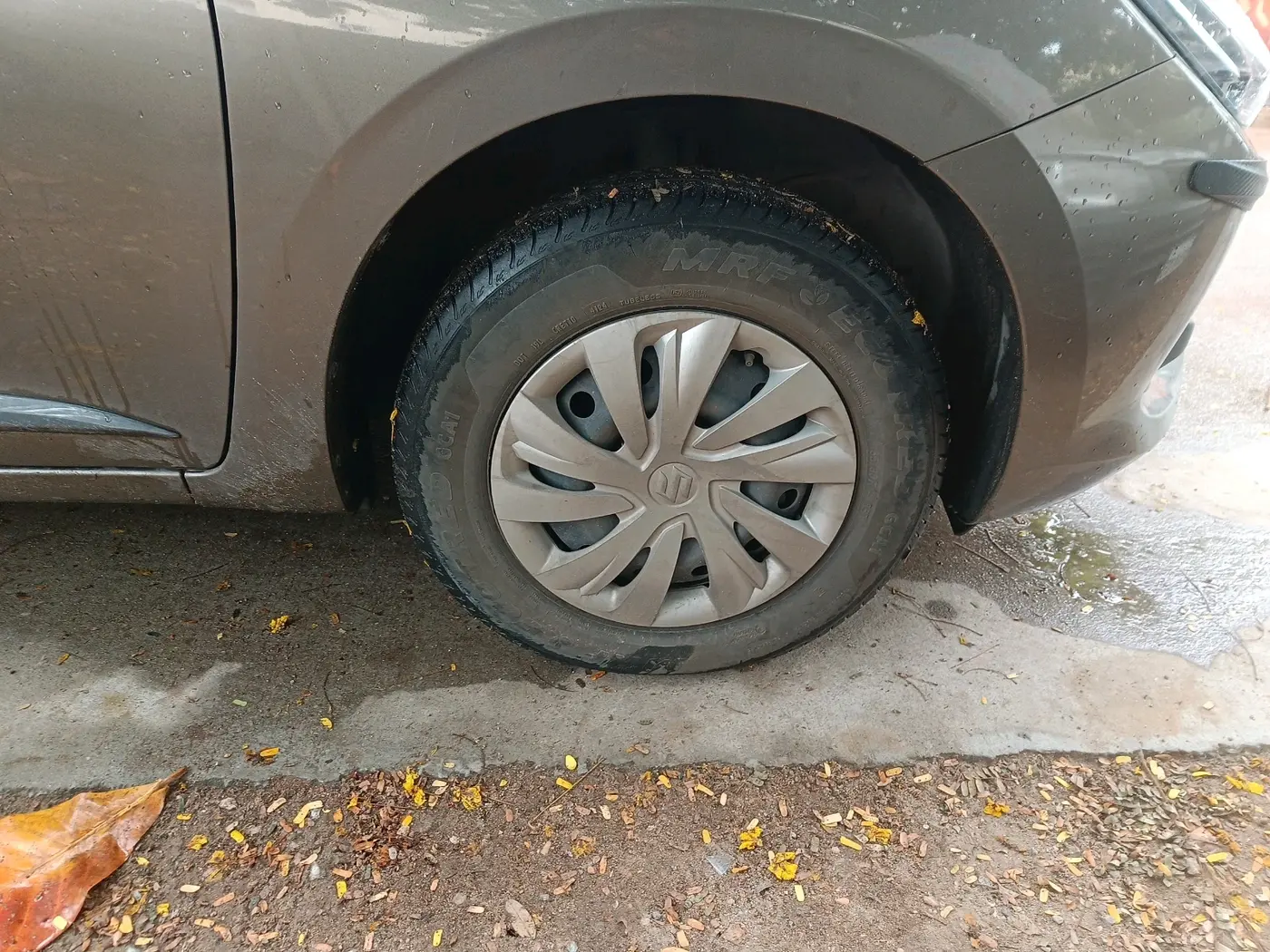 2024 Maruti Swift VXI CNG, CNG, Manual, 63,346 km, tyre