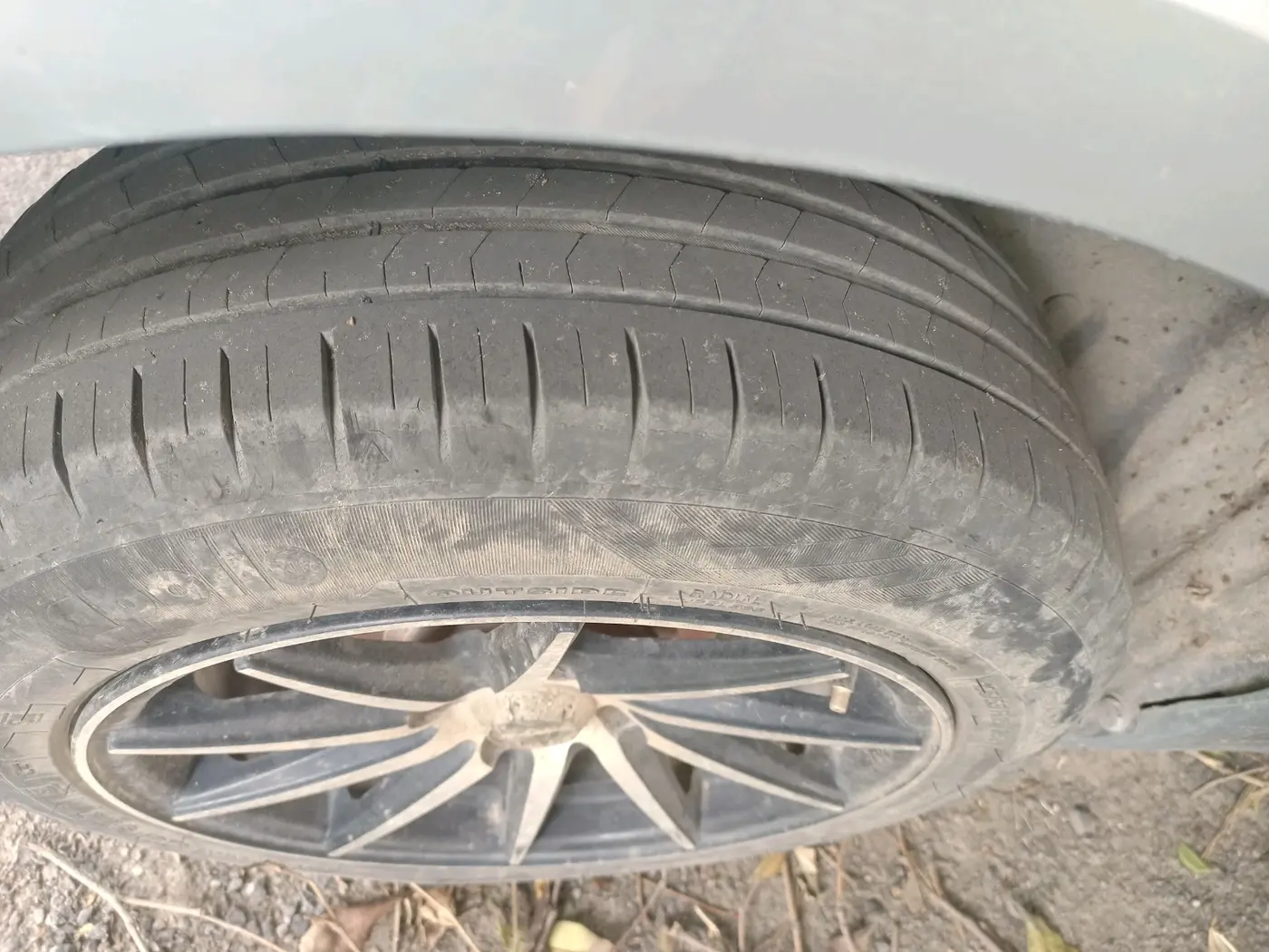 2013 Maruti Swift Dzire VXI, Petrol, Manual, 1,26,740 km, tyre