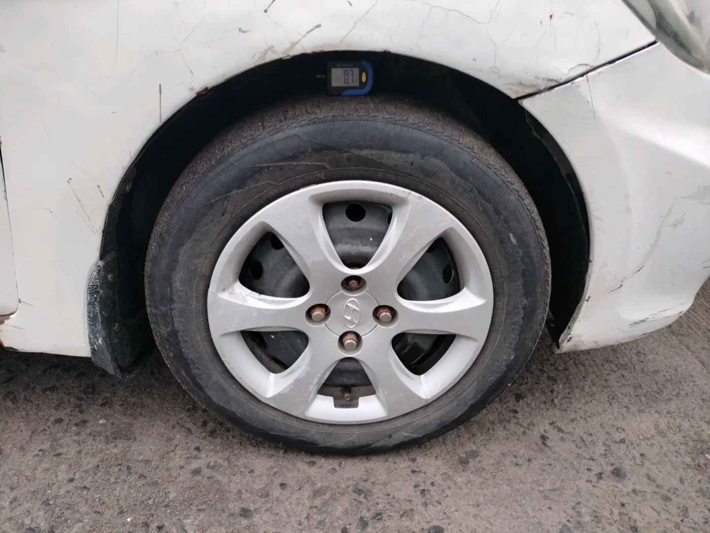 2013 Hyundai Verna FLUIDIC 1.6 VTVT, Petrol, Manual, 77,106 km, tyre