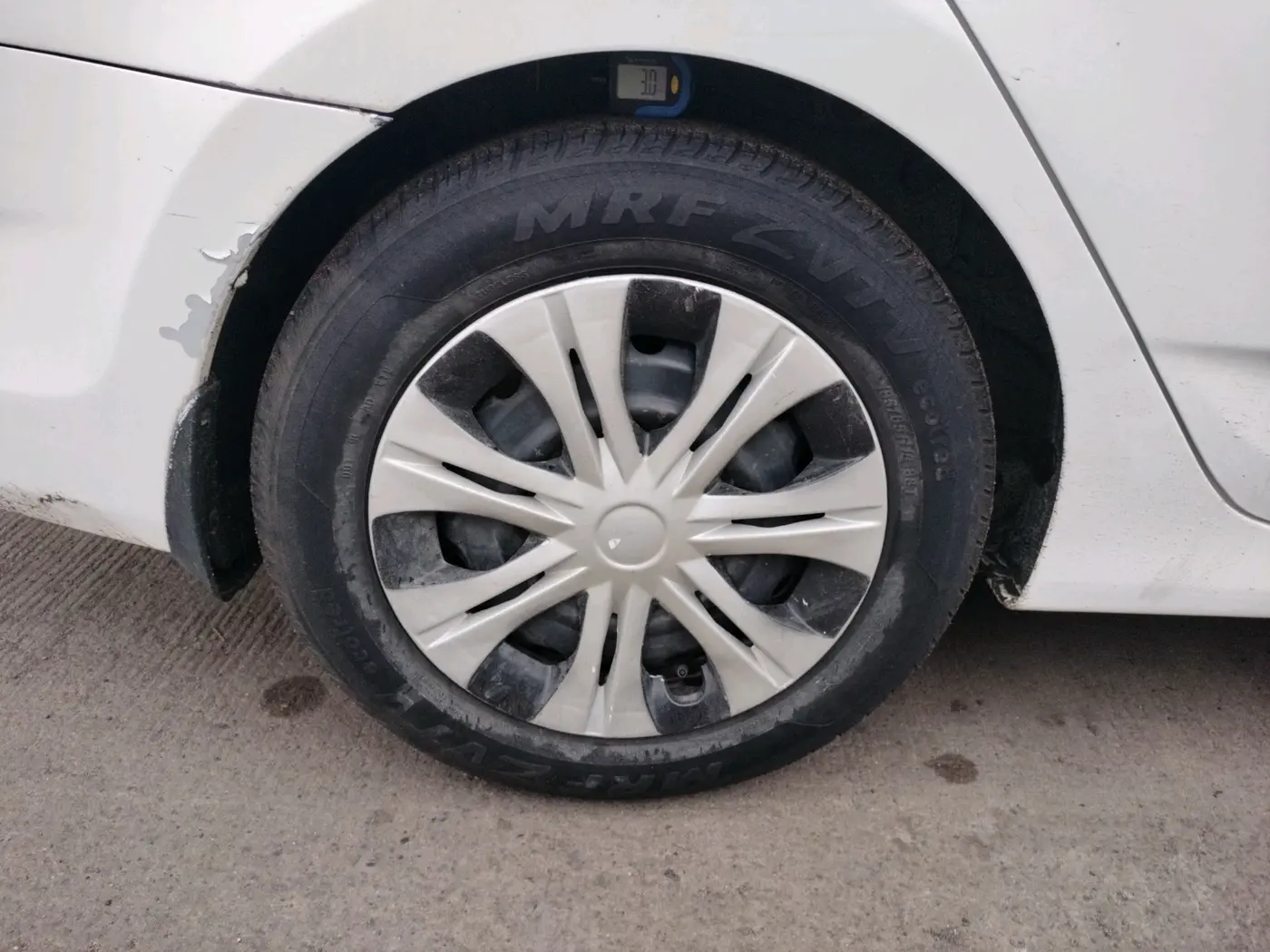 2013 Hyundai Verna FLUIDIC 1.6 VTVT, Petrol, Manual, 77,106 km, tyre