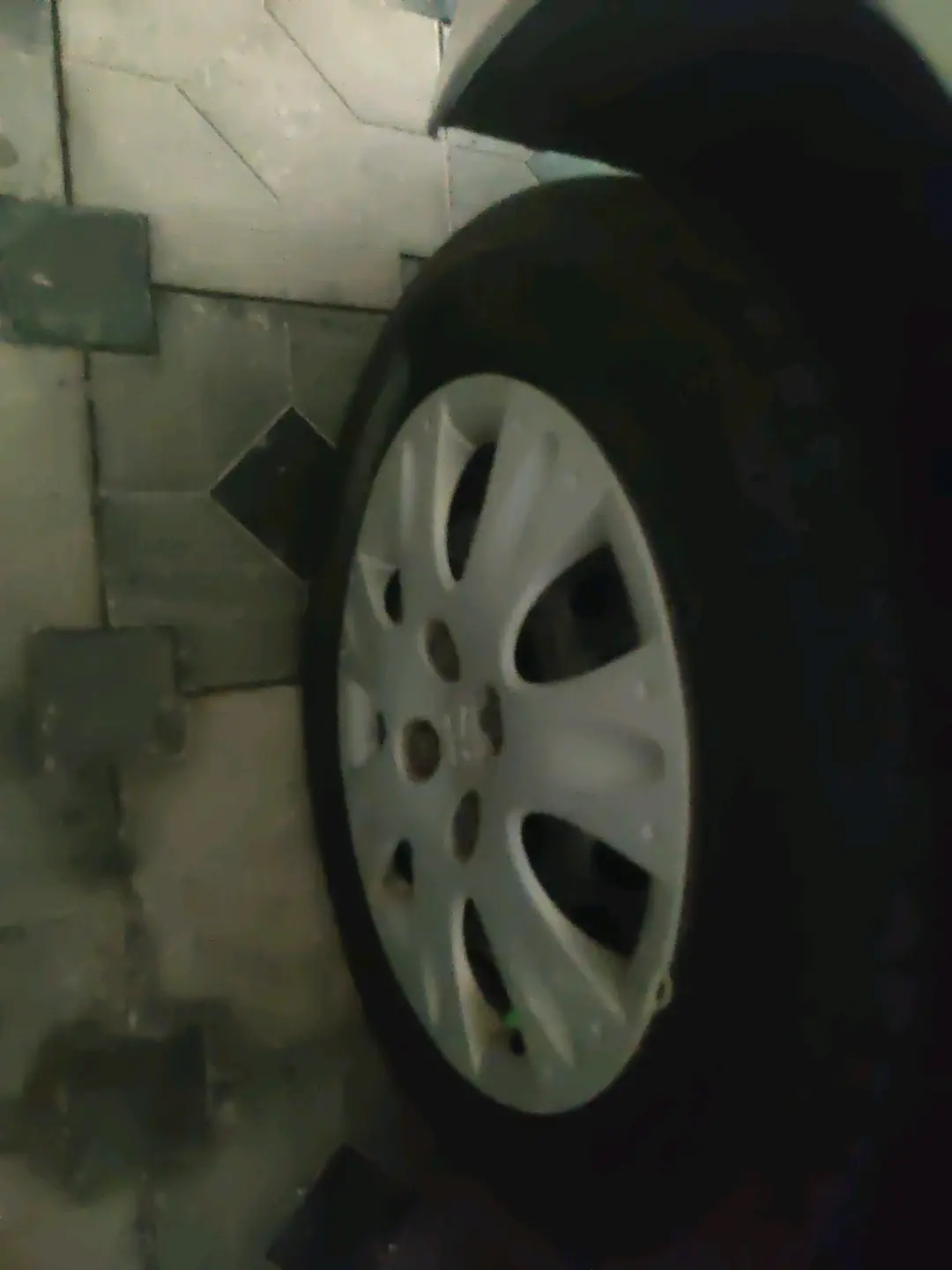 2012 Honda Brio S MT, Petrol, Manual, 45,787 km, tyre