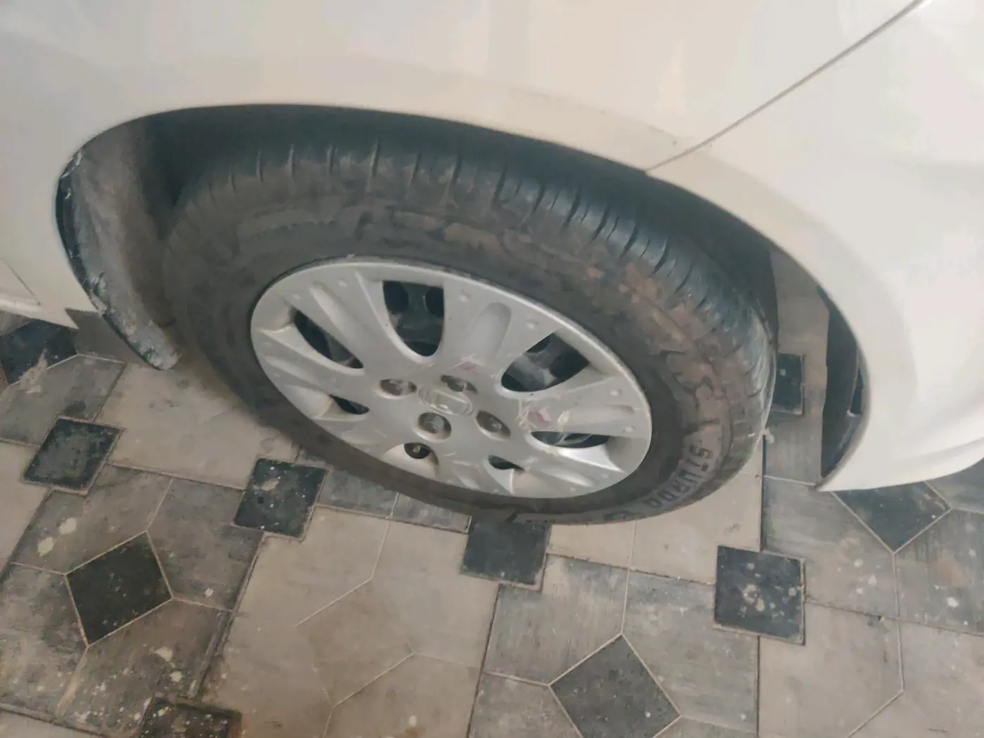 2012 Honda Brio S MT, Petrol, Manual, 45,787 km, tyre