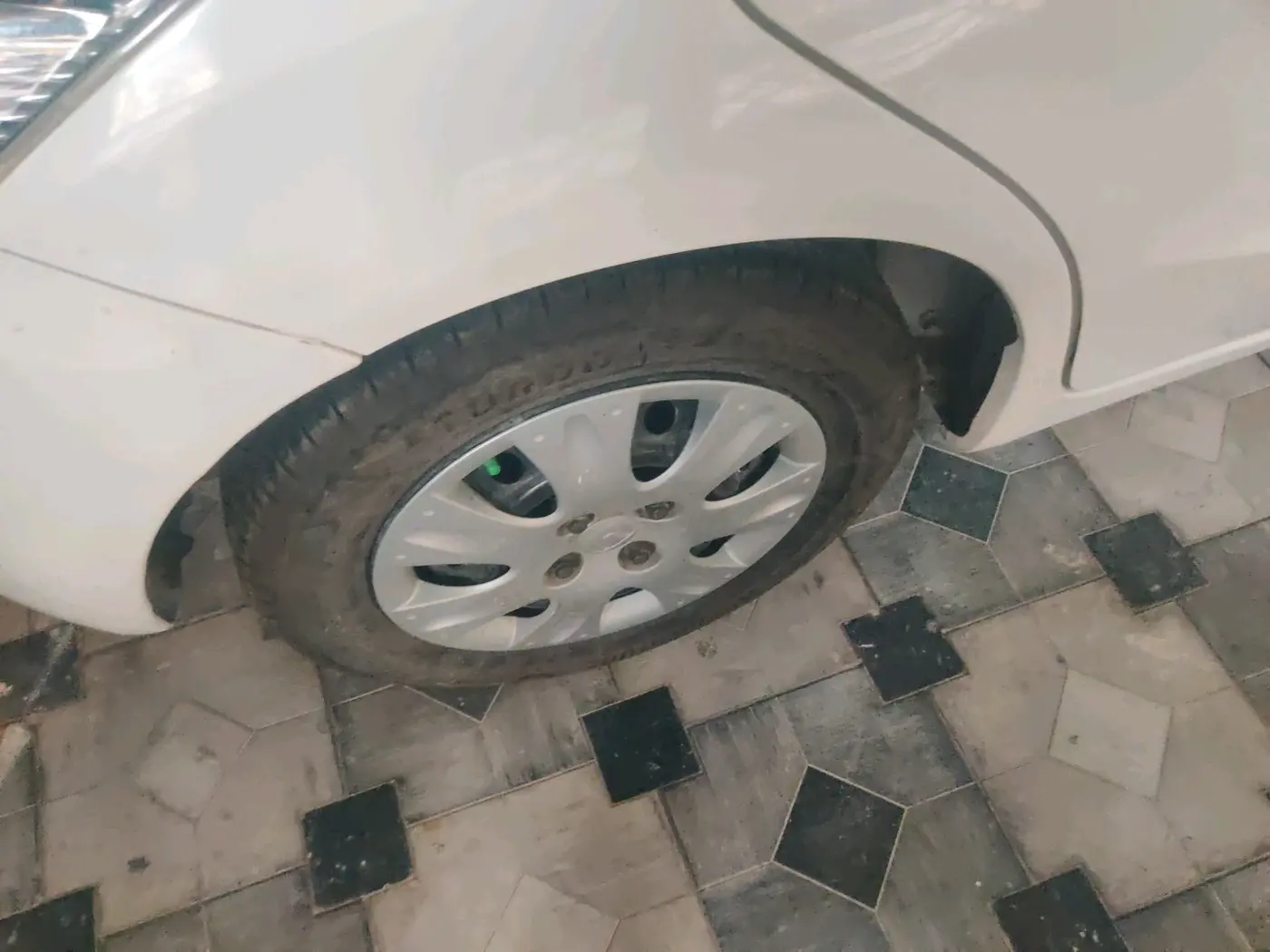 2012 Honda Brio S MT, Petrol, Manual, 45,787 km, tyre