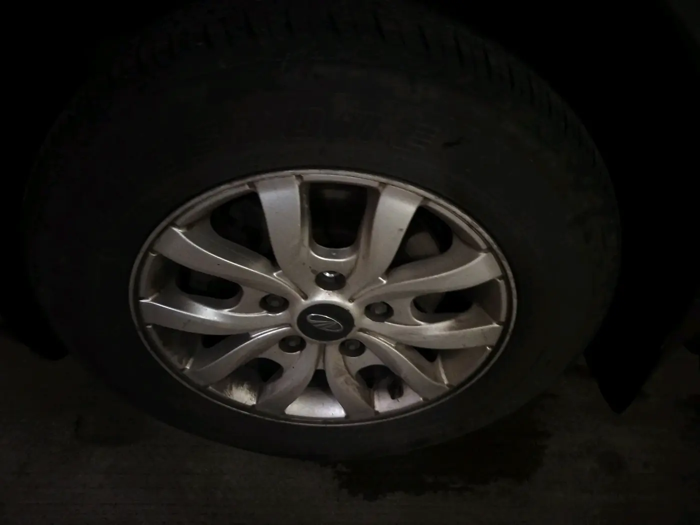 2016 Mahindra XUV500 W10 AT 1.99, Diesel, Automatic, 70,912 km, tyre